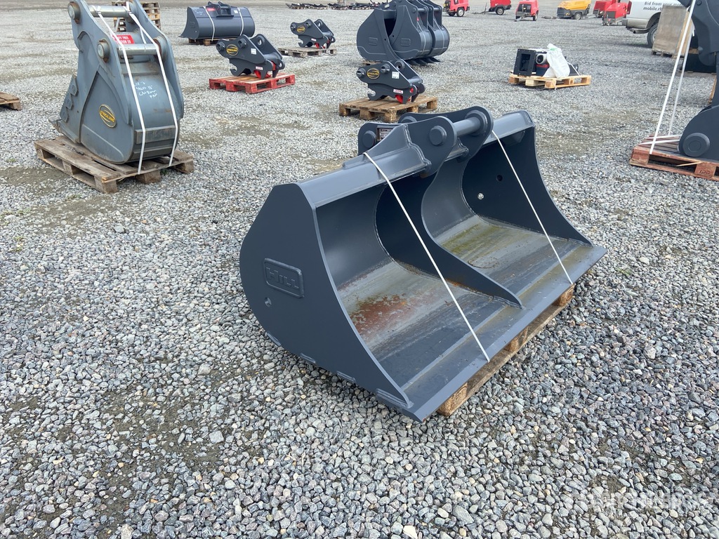 2025 Titan ZX130-135-140W 1800 mm Q/C Cleanup Excavator Bucket