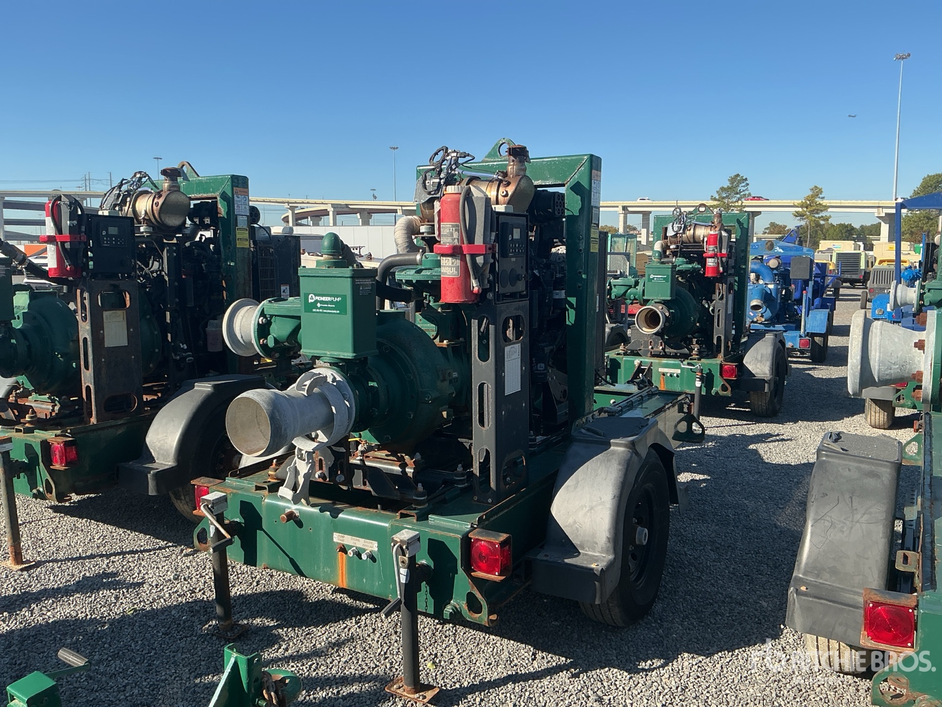 General Appearance with Foto, angolo anteriore sinistro