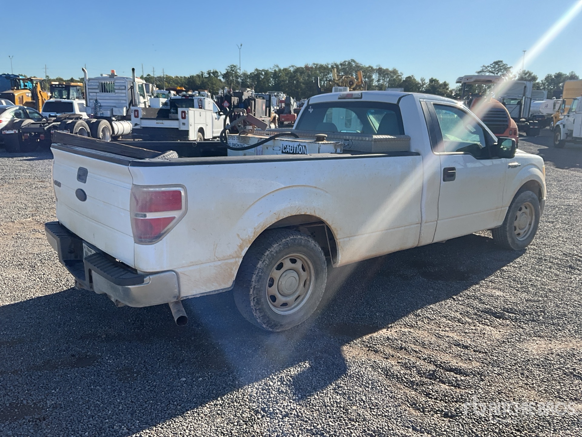 Aspect général with Image, coin arrière droit