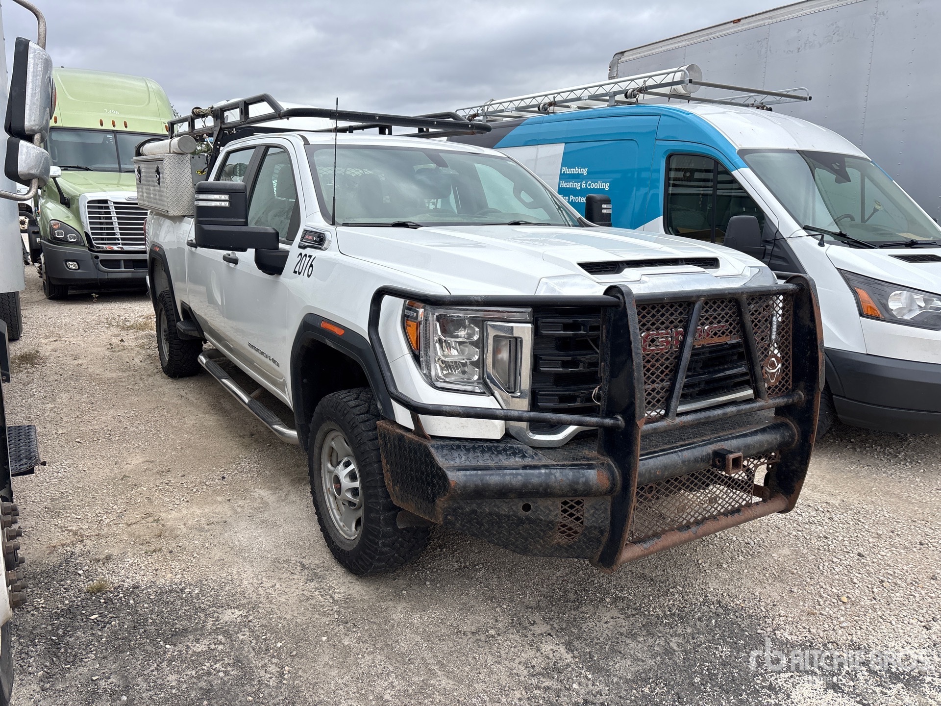 General Appearance with Picture, Right Front Corner