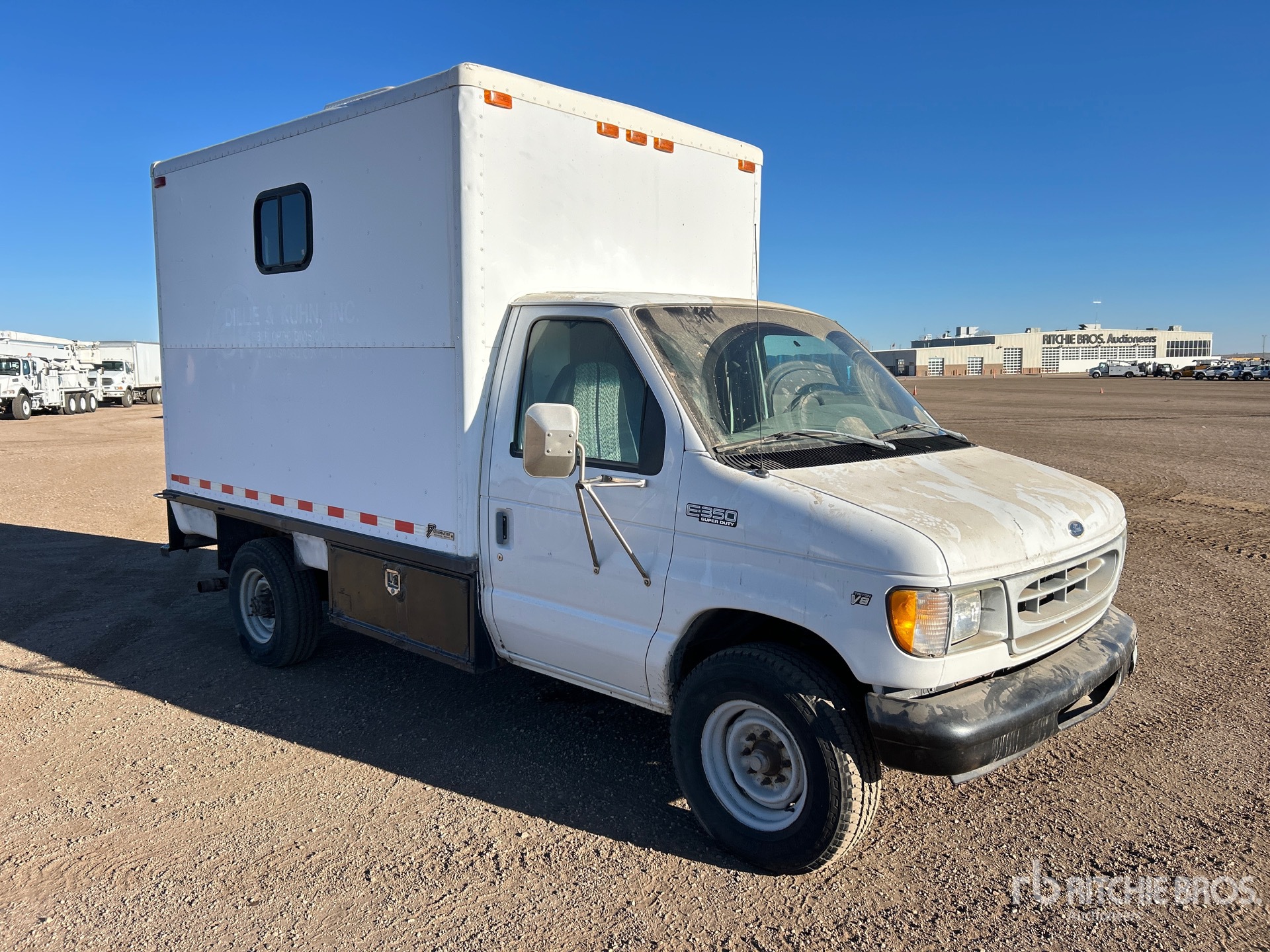 General Appearance with Bild, Ecke vorne rechts