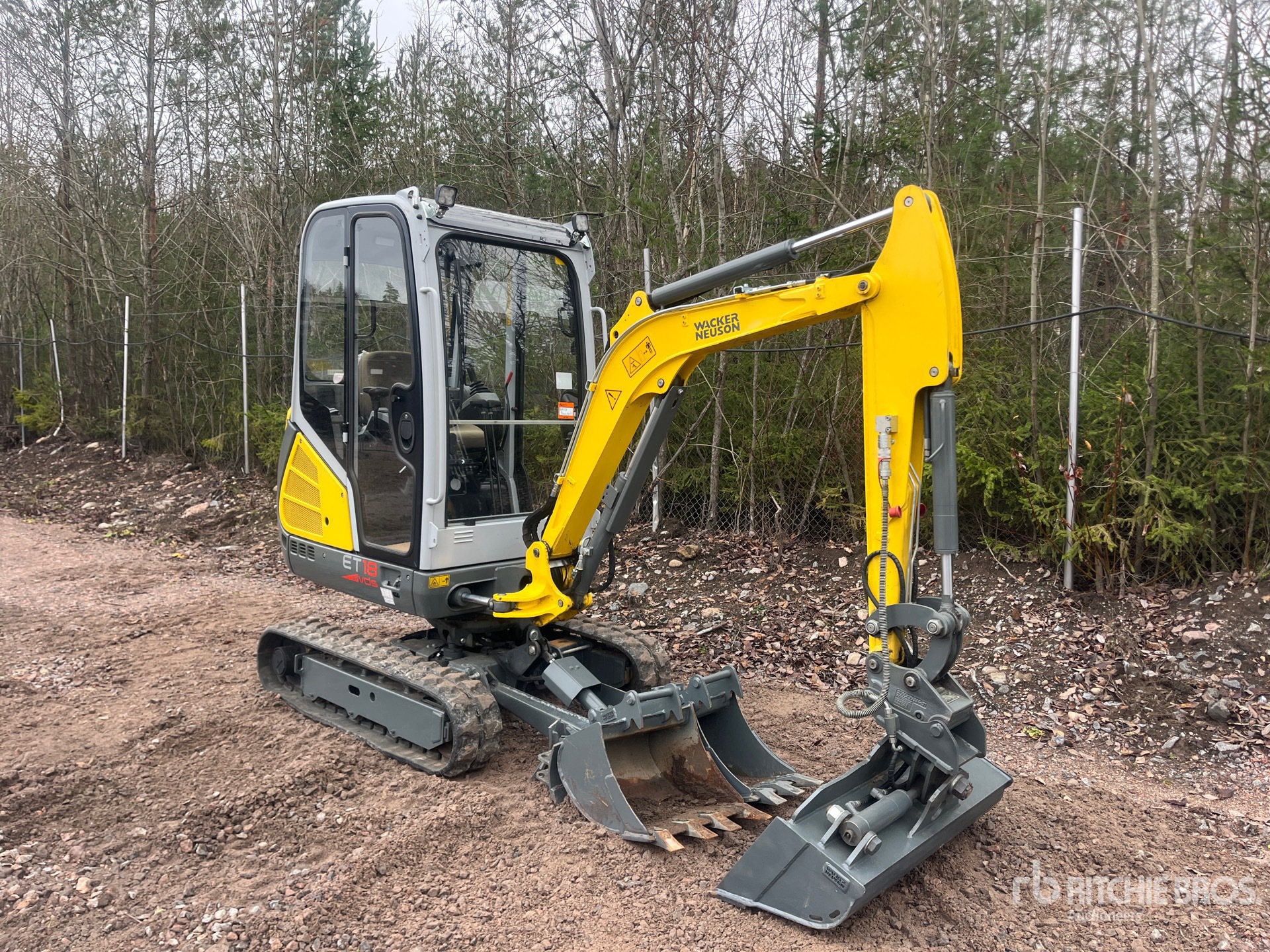 General Appearance with Picture, Right Front Corner