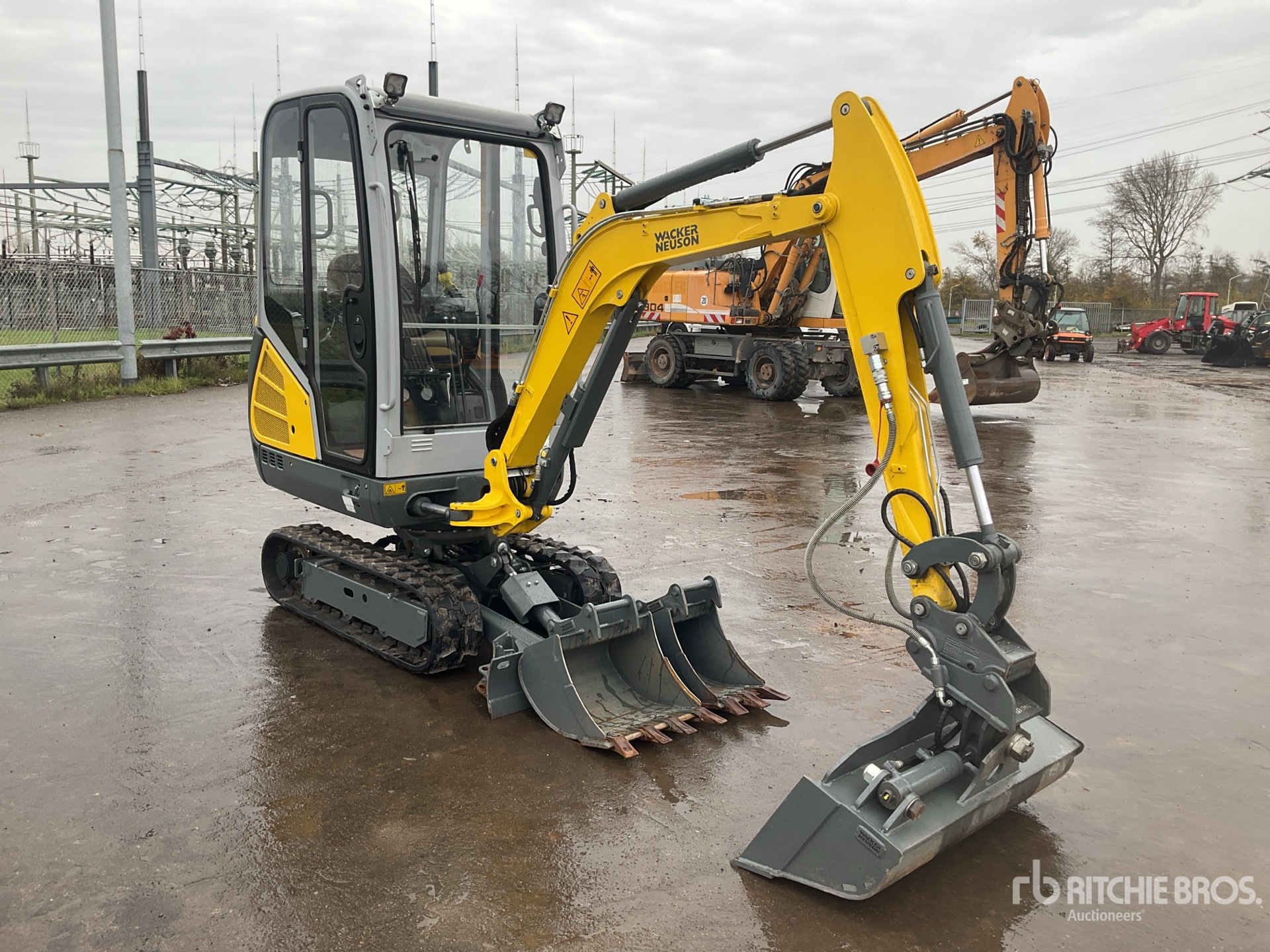 General Appearance with Picture, Right Front Corner