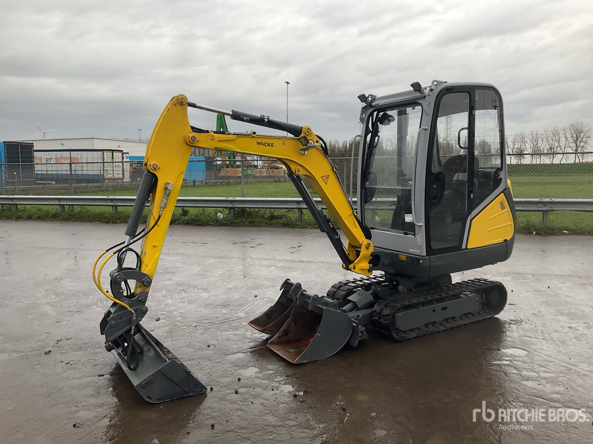 General Appearance with Operation Video