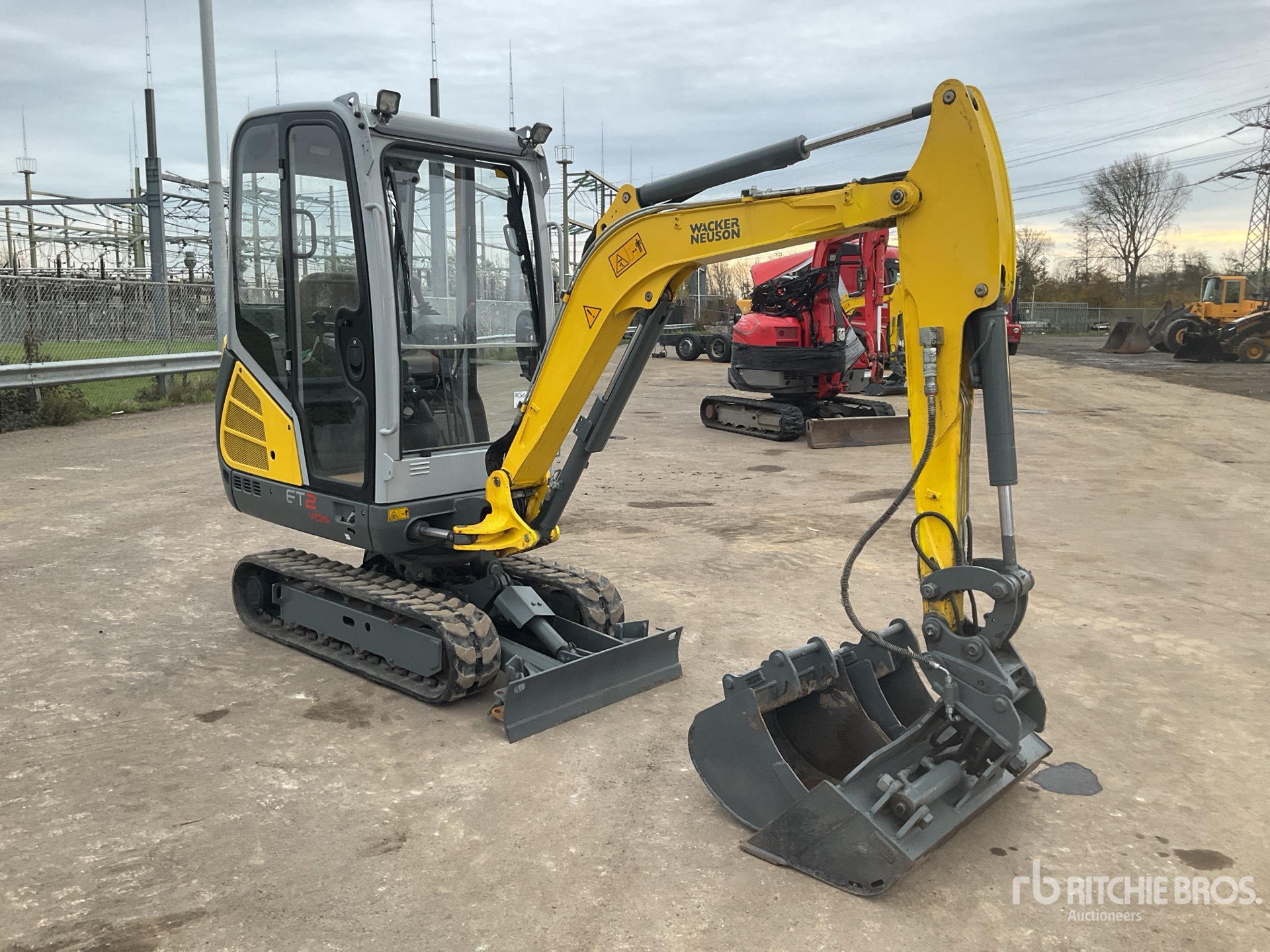 General Appearance with Picture, Right Front Corner