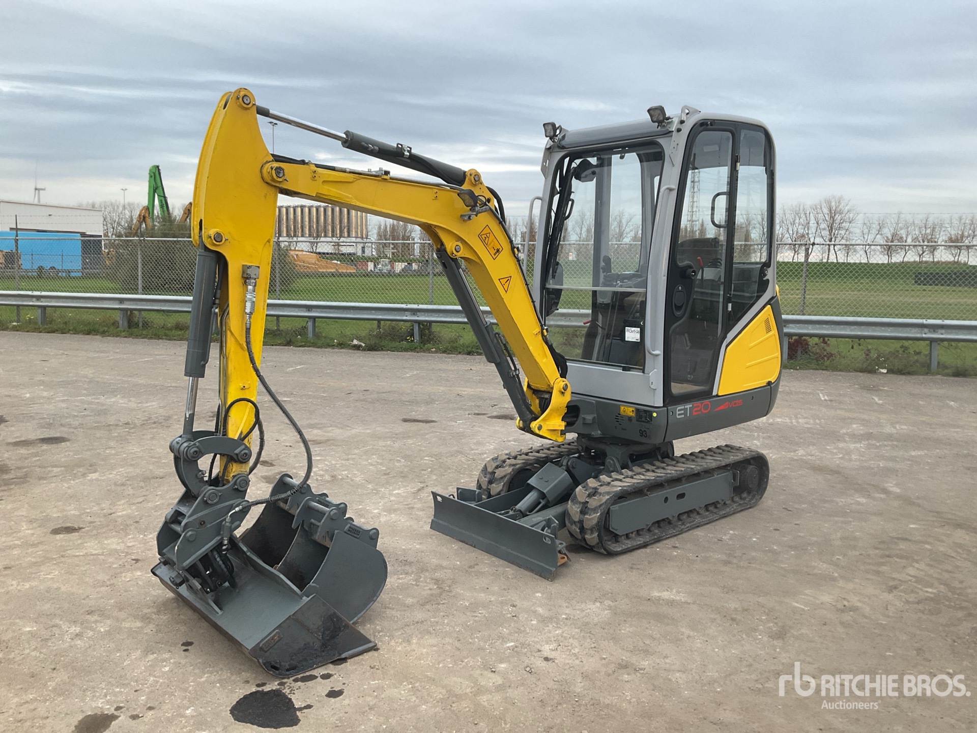 General Appearance with Operation Video