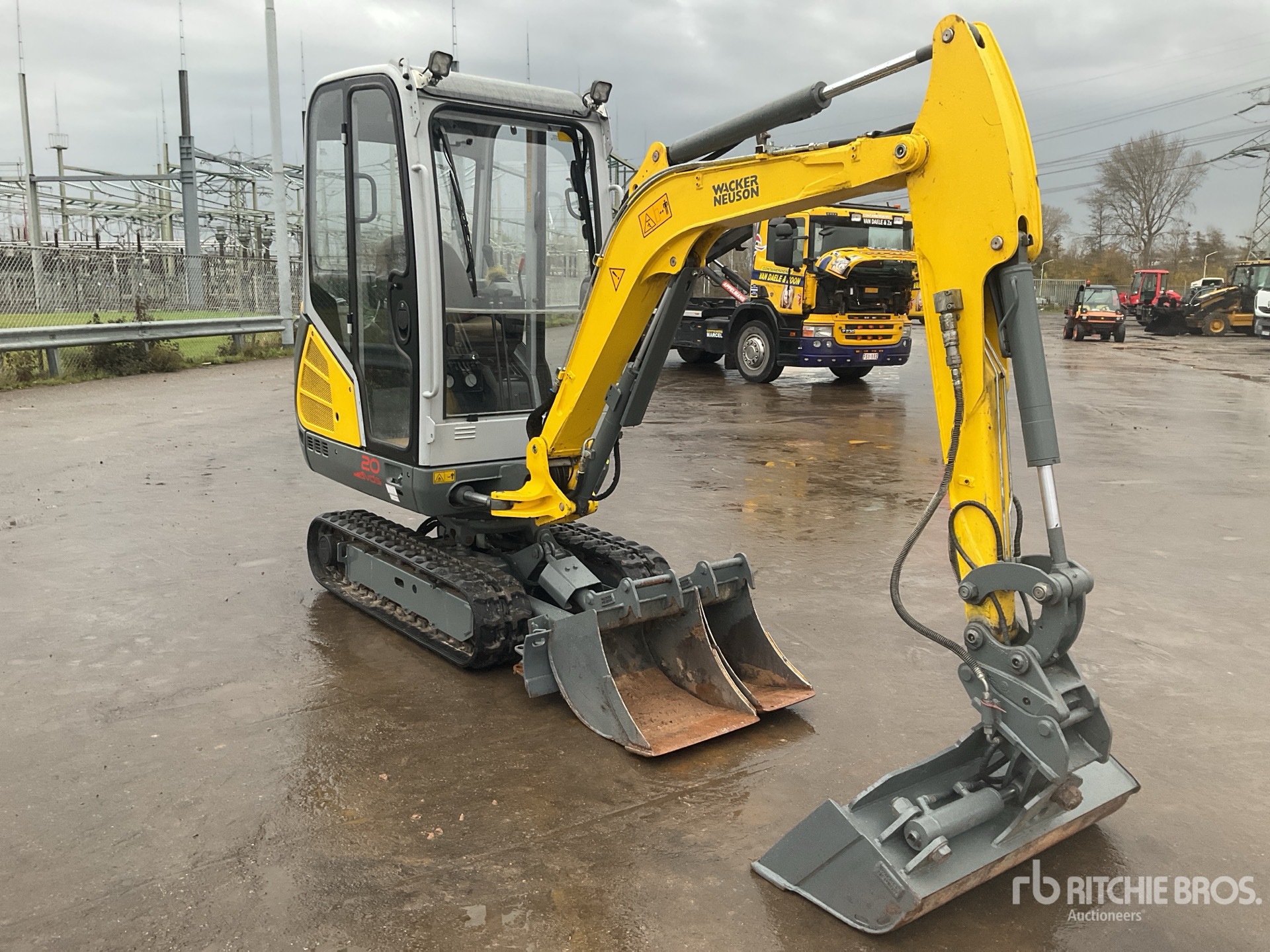 General Appearance with Picture, Right Front Corner