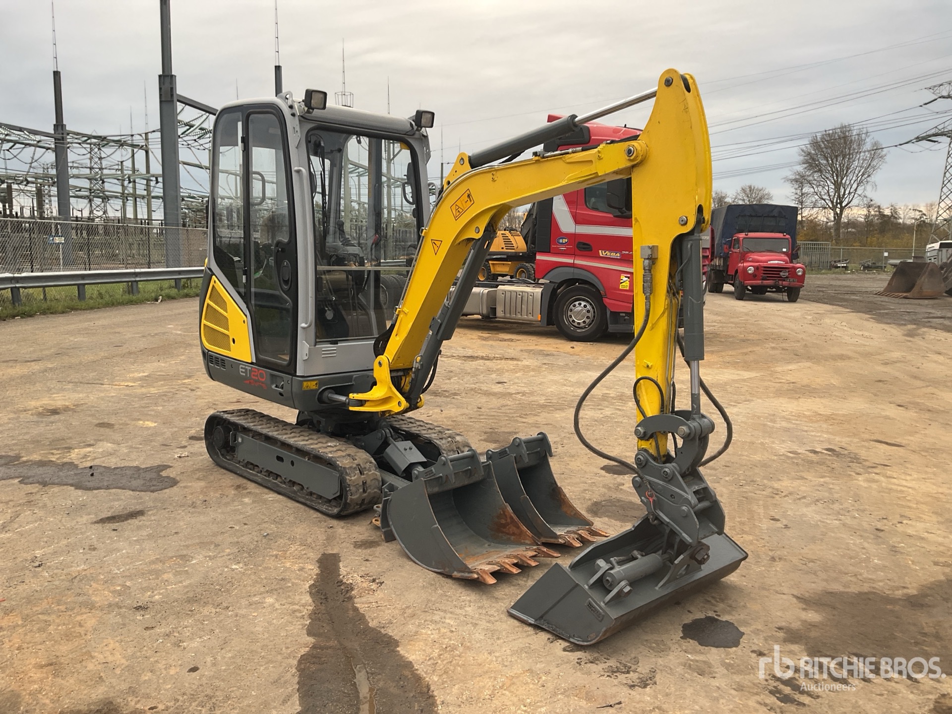 General Appearance with Picture, Right Front Corner