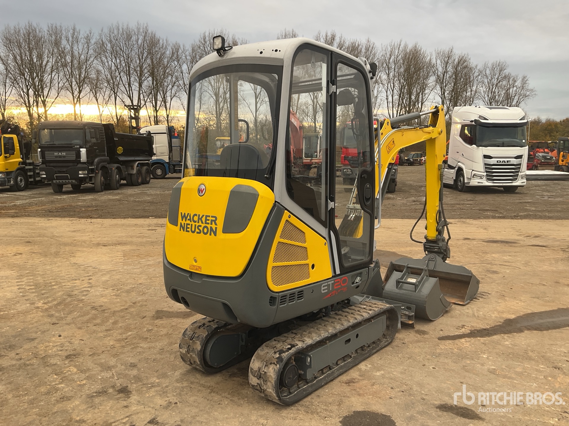 General Appearance with Picture, Right Rear Corner