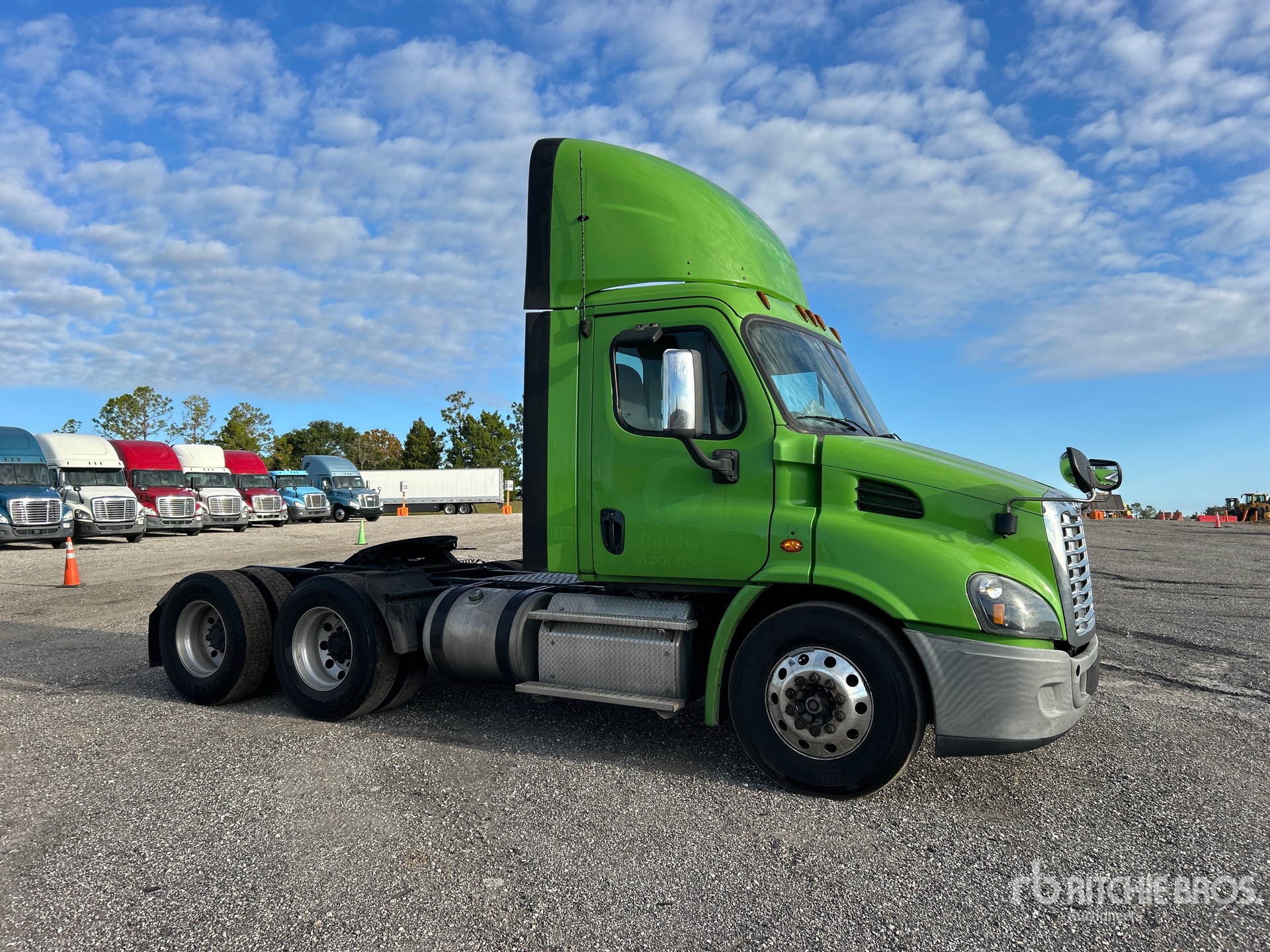 General Appearance with Foto, angolo anteriore destro