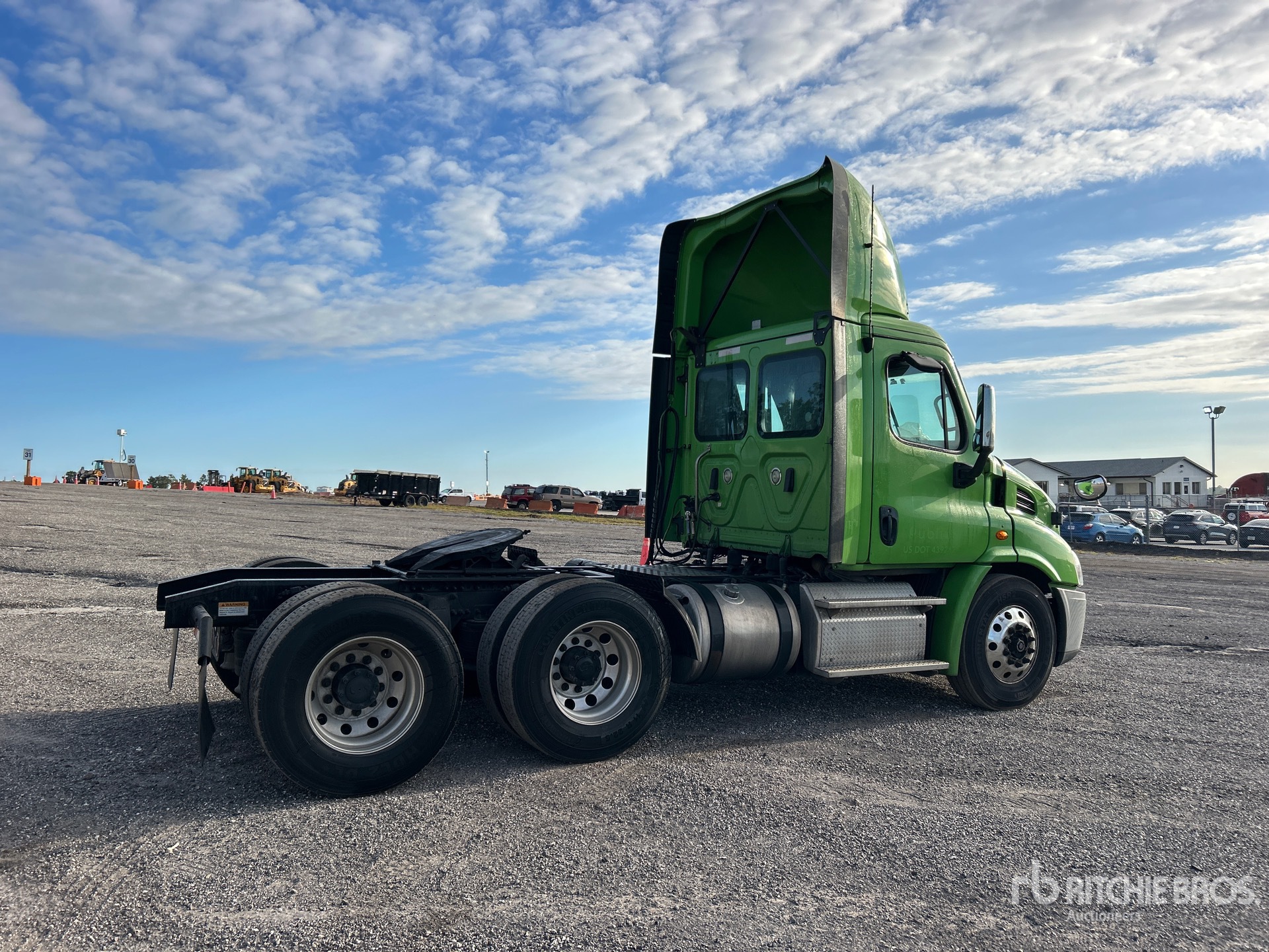 General Appearance with Foto, angolo anteriore sinistro