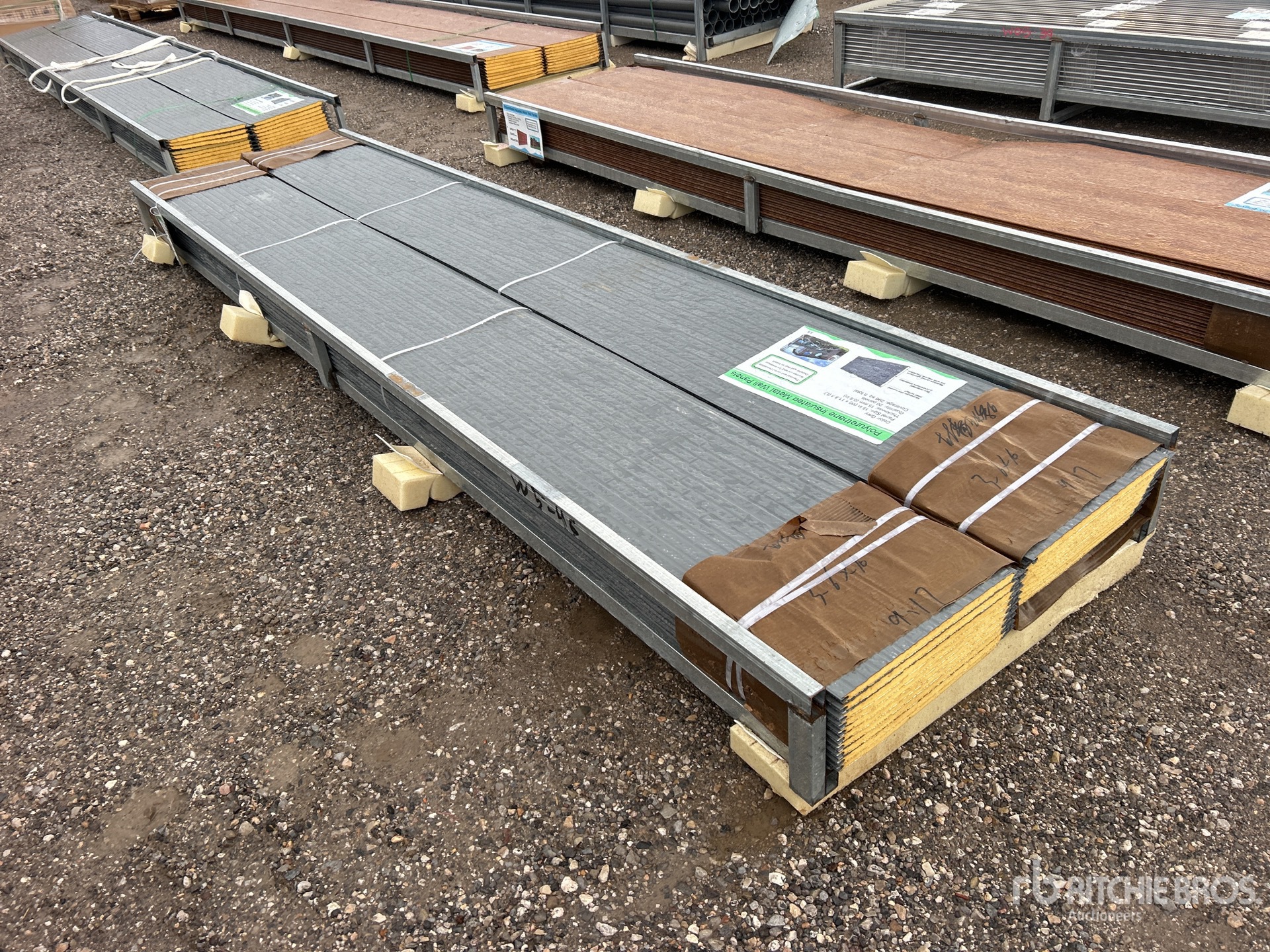 General Appearance with Bild, Ecke vorne rechts