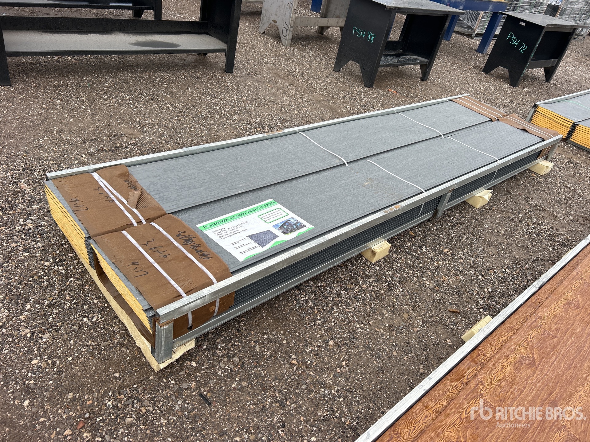 General Appearance with Bild, Ecke vorne links