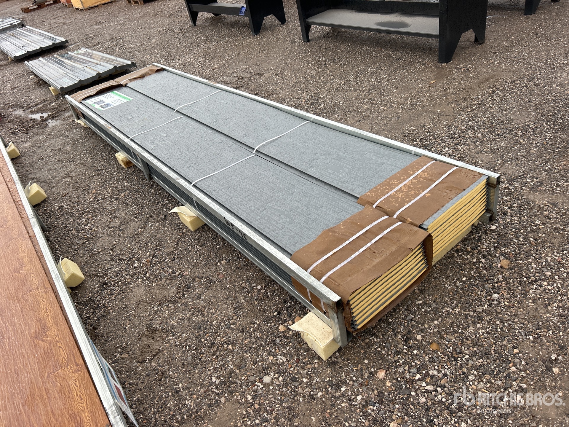 General Appearance with Bild, Ecke hinten links