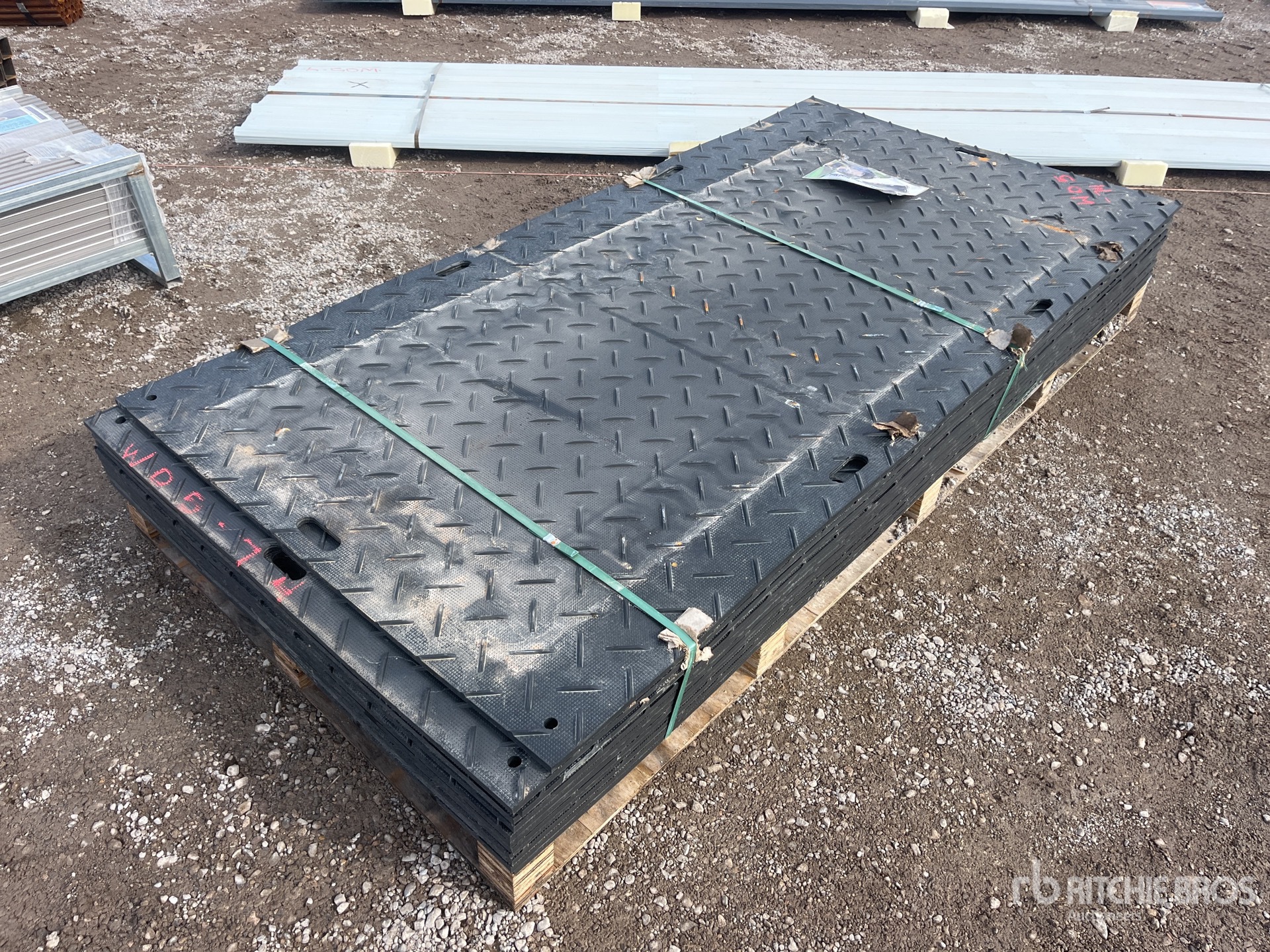 General Appearance with Foto, angolo posteriore sinistro