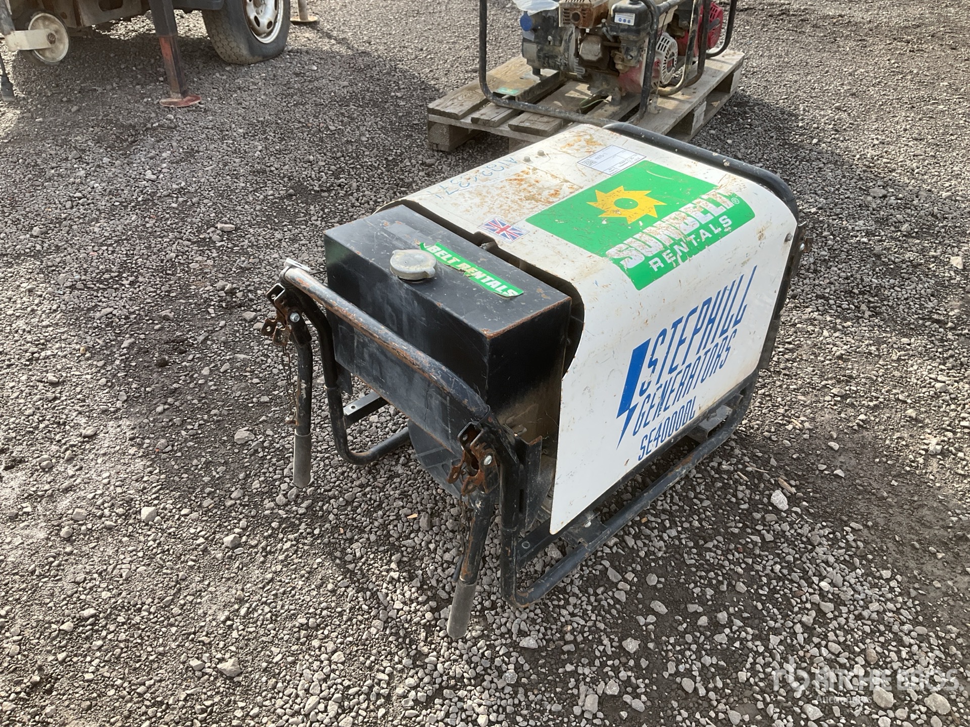 General Appearance with Picture, Right Rear Corner