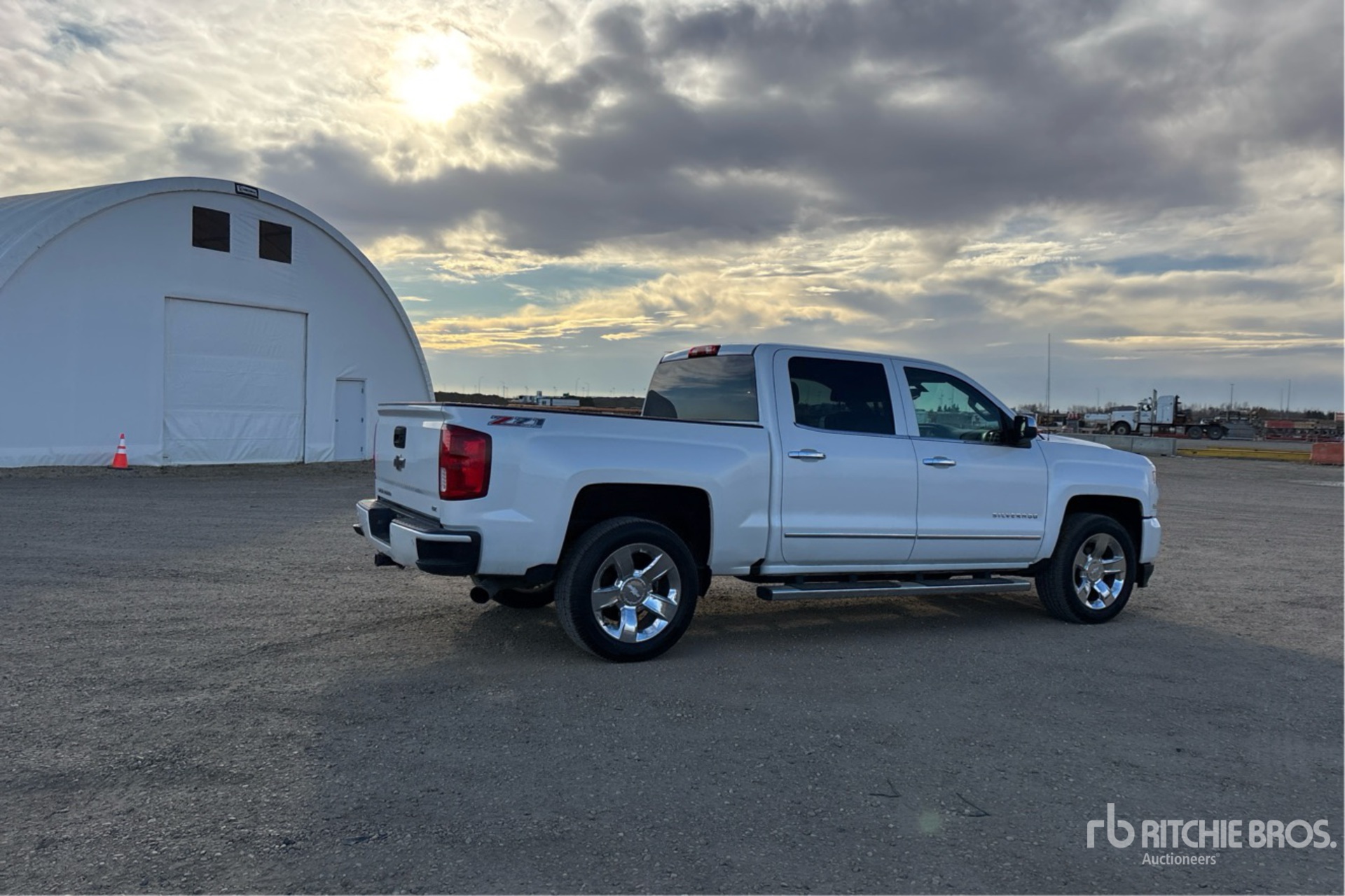 General Appearance with Picture, Right Rear Corner