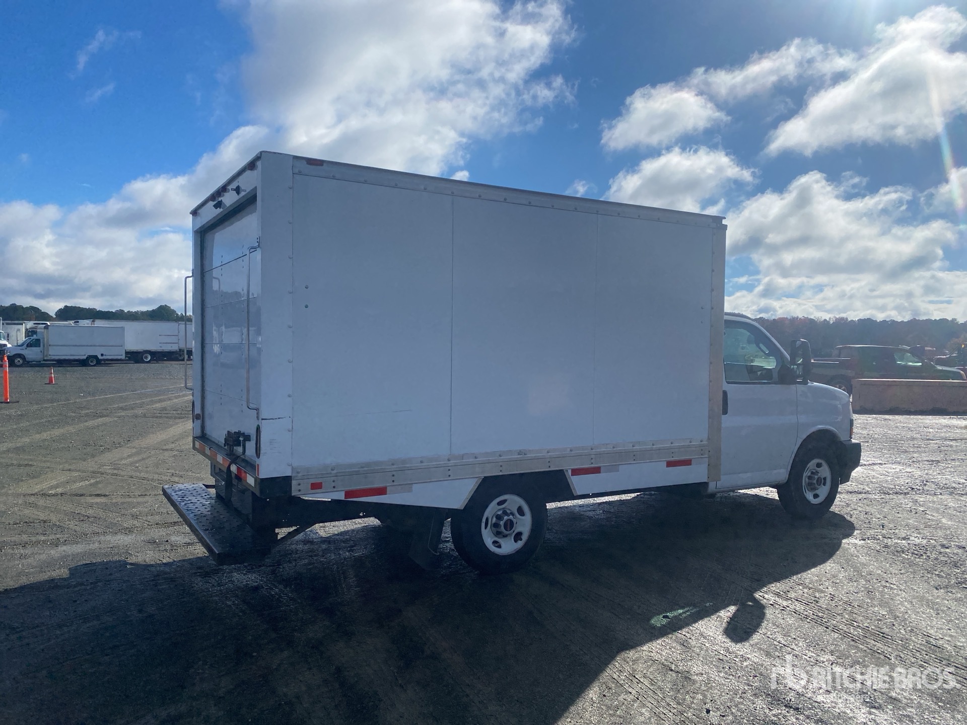 General Appearance with Imagen: esquina trasera derecha