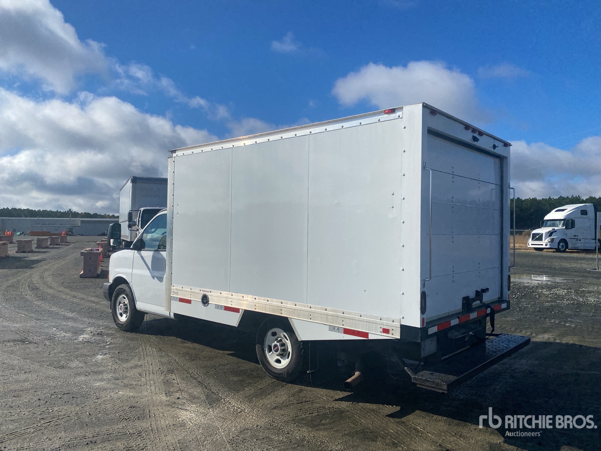 General Appearance with Imagen: esquina trasera izquierda