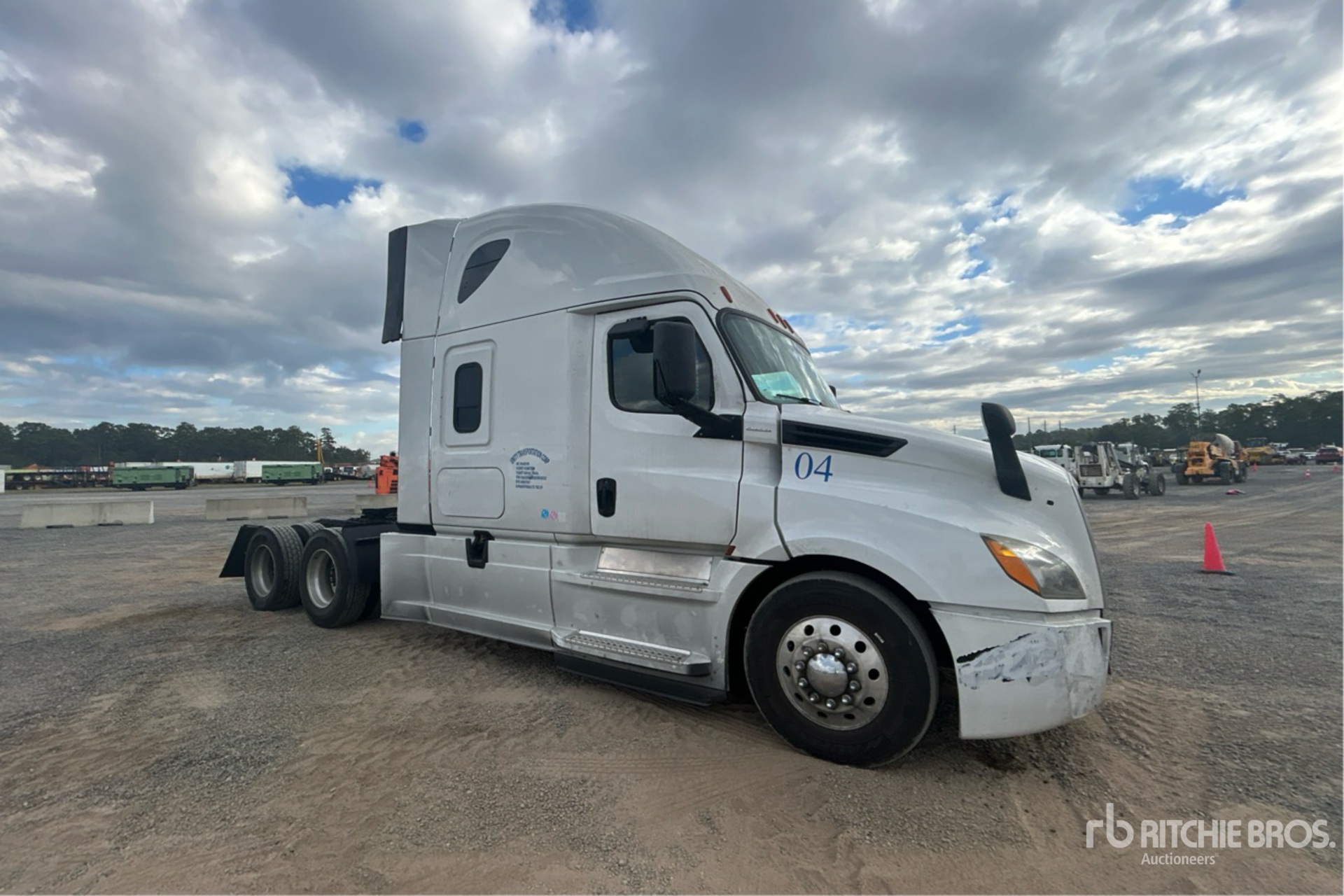 General Appearance with Picture, Right Front Corner