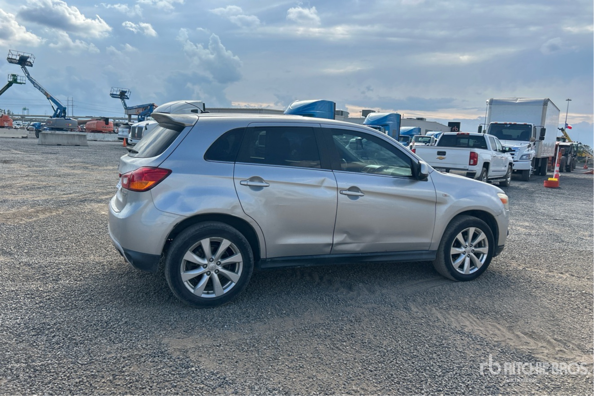 General Appearance with Picture, Right Rear Corner