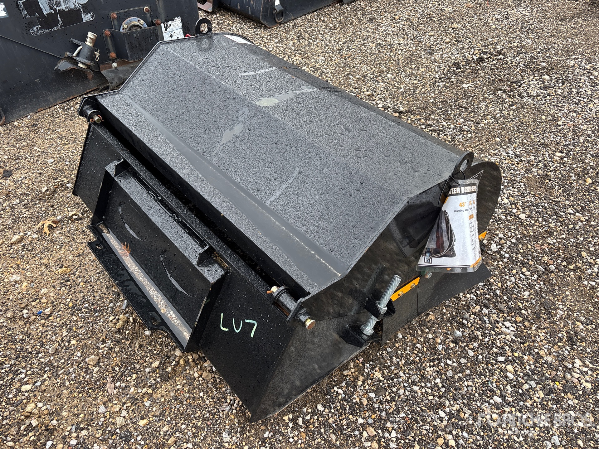 General Appearance with Picture, Right Rear Corner