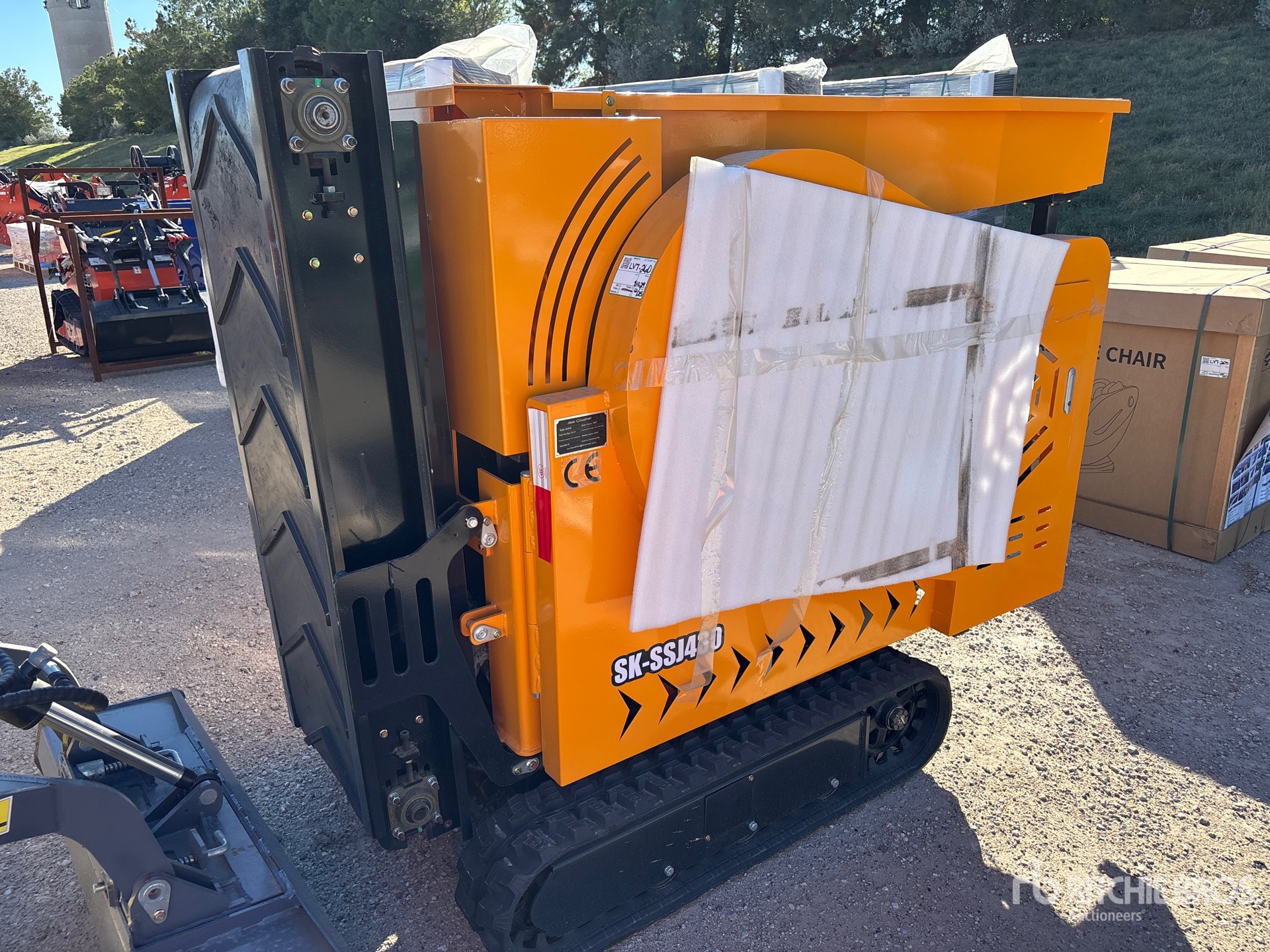 General Appearance with Picture, Right Rear Corner