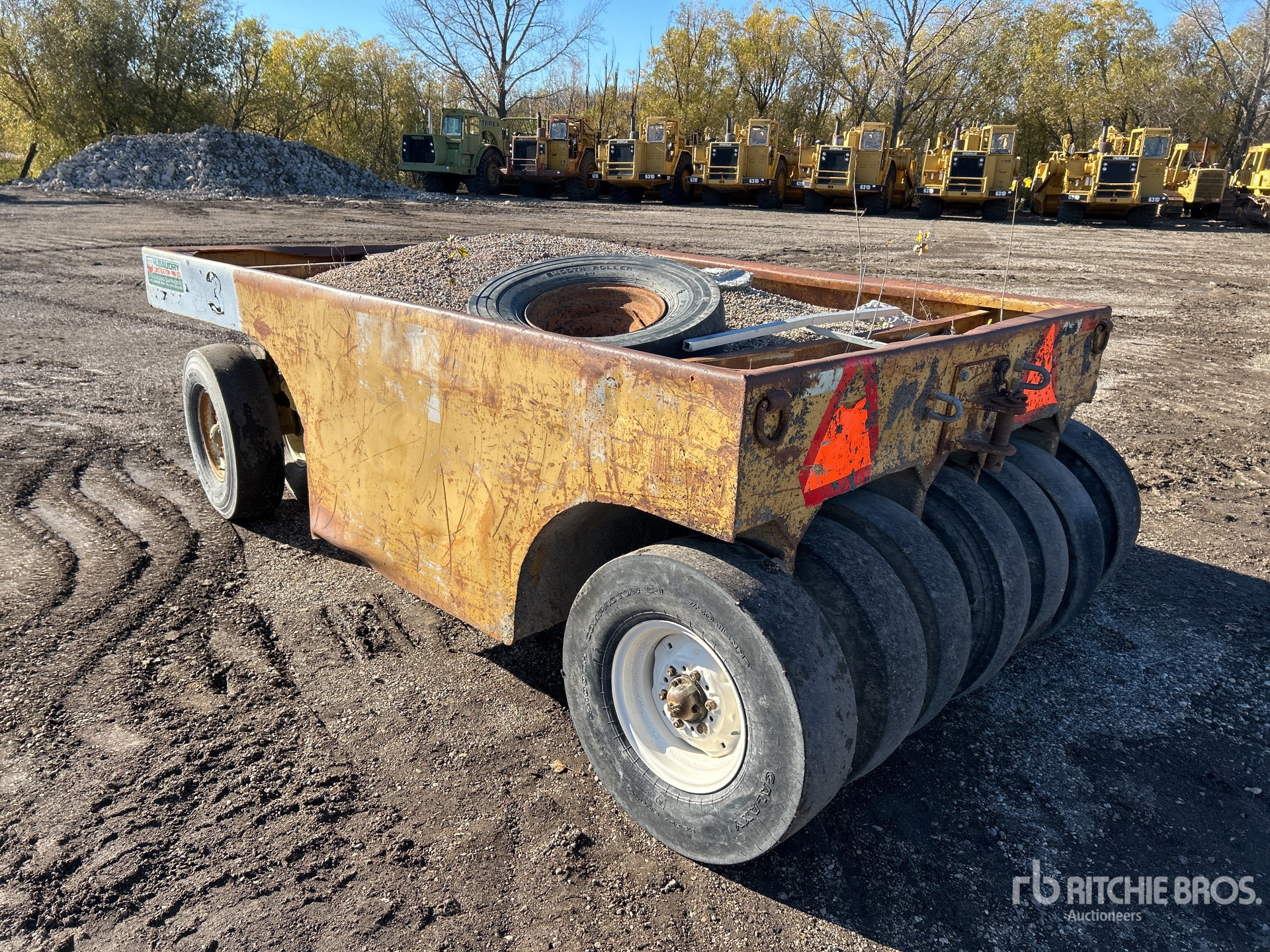 General Appearance with Bild, Ecke hinten links