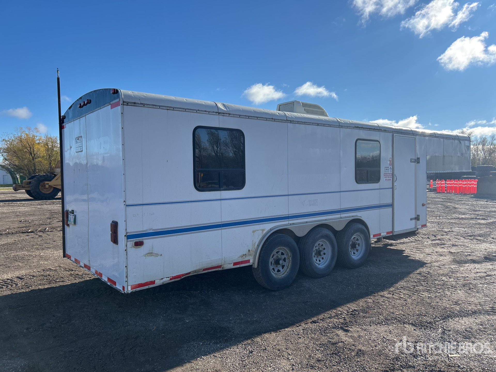 General Appearance with Bild, Ecke hinten rechts