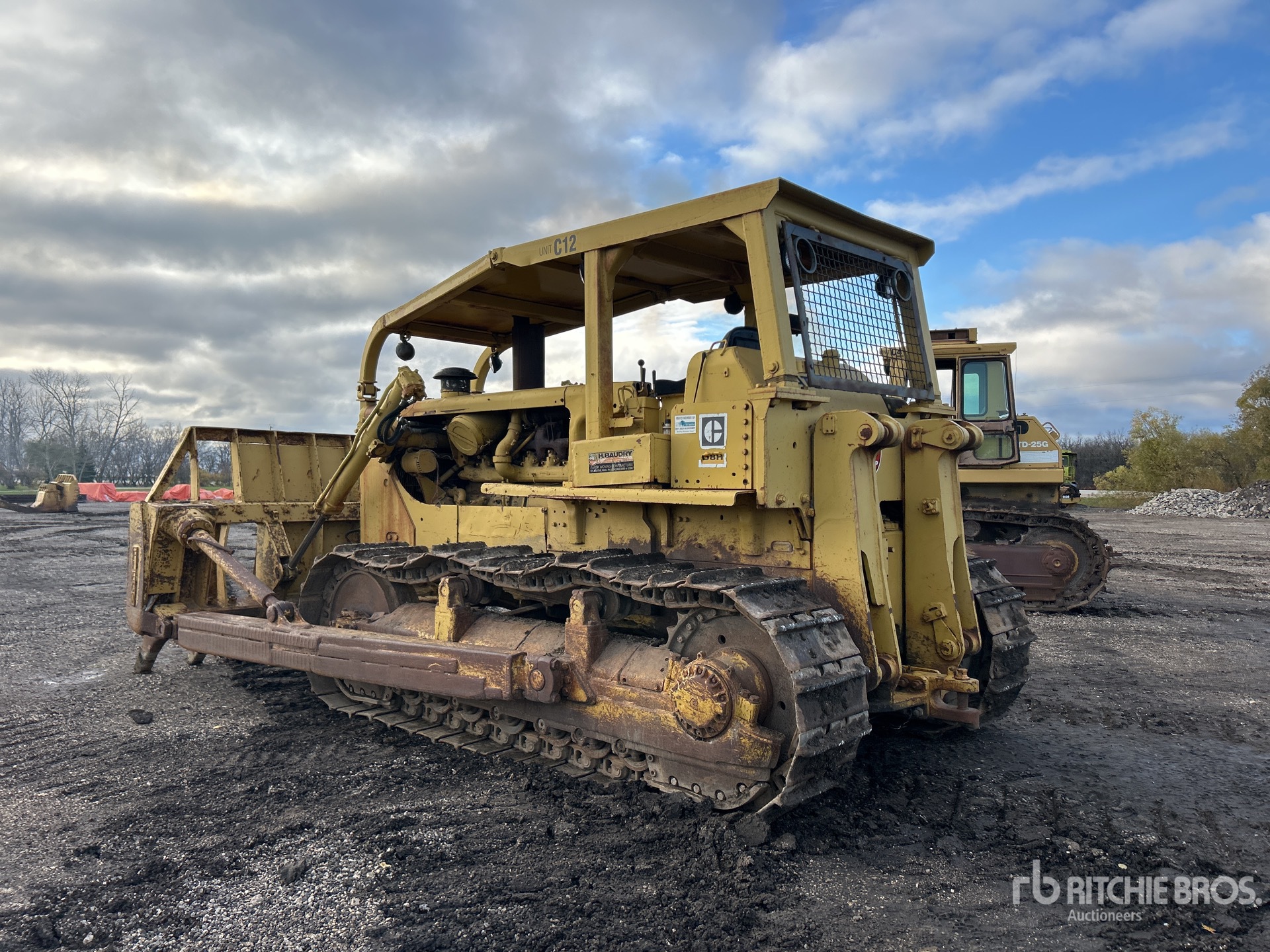 General Appearance with Foto, angolo posteriore sinistro