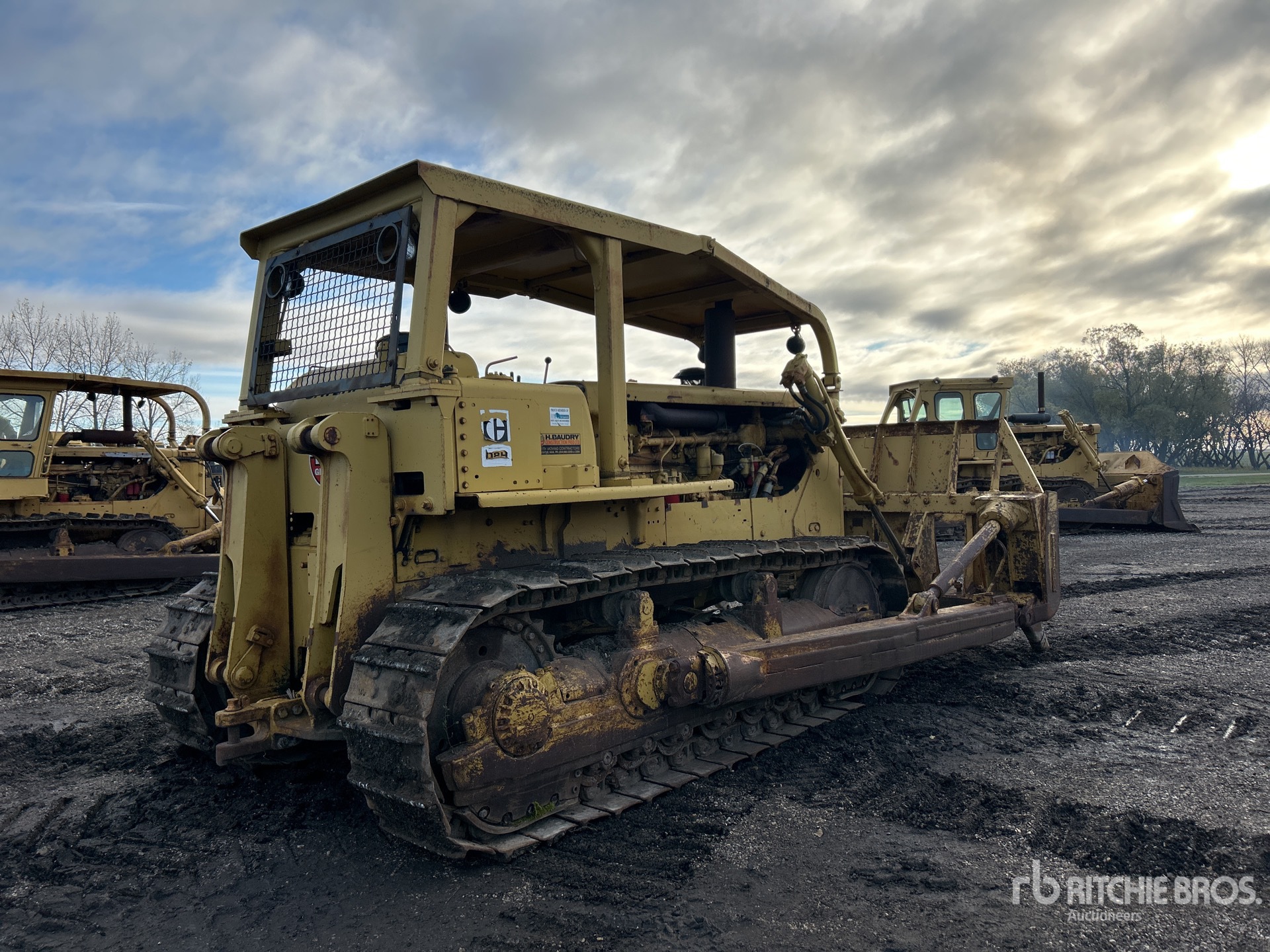 General Appearance with Foto, angolo anteriore sinistro