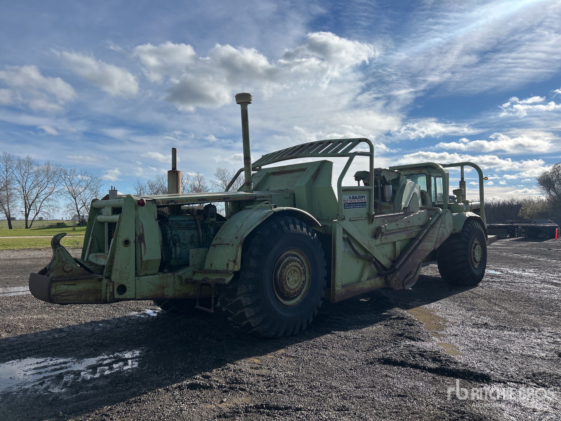 General Appearance with Bild, Ecke hinten rechts