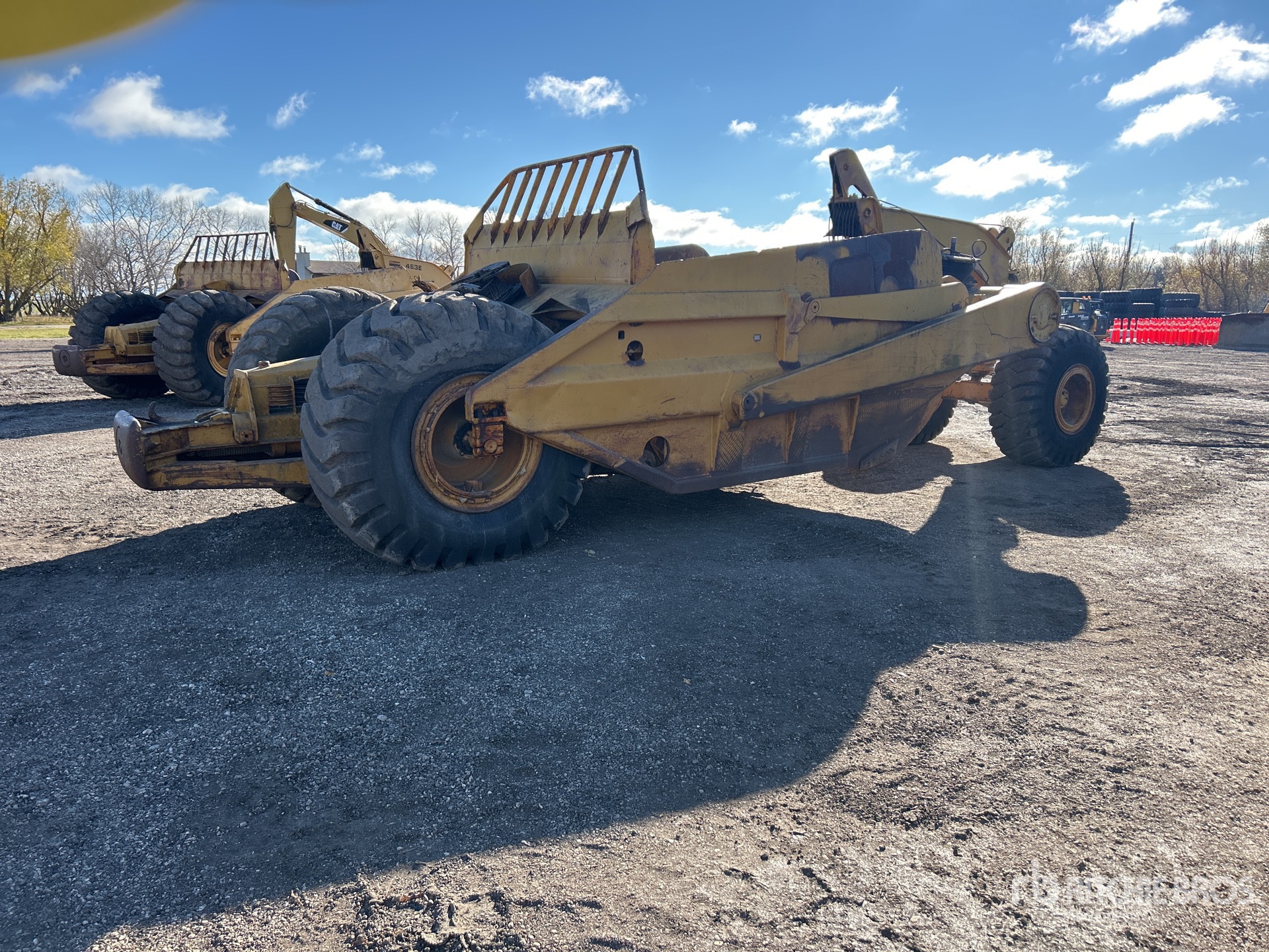 General Appearance with Bild, Ecke hinten rechts