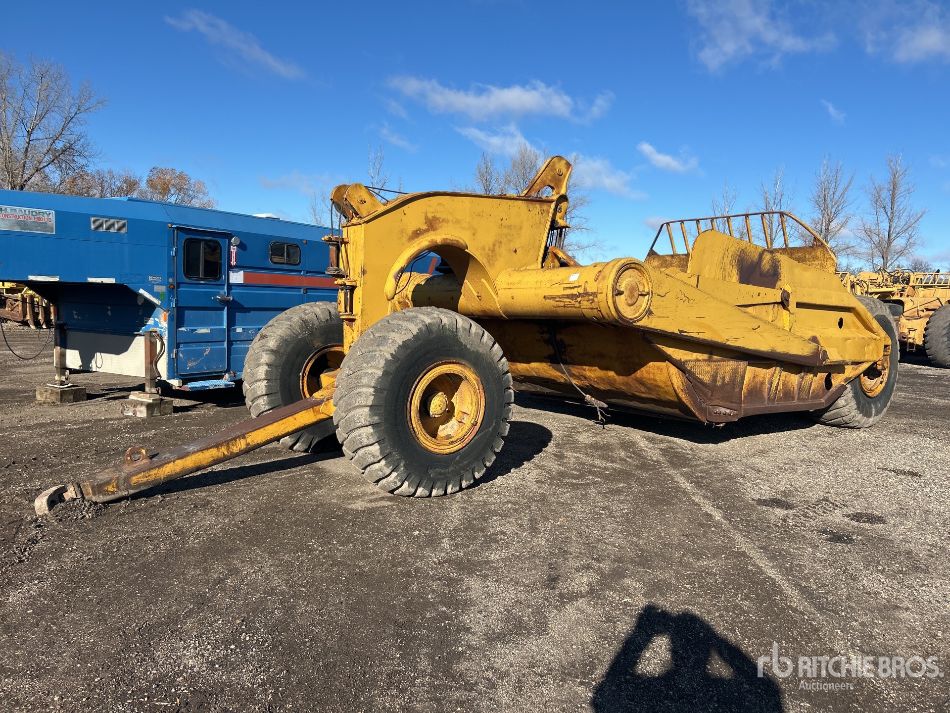 General Appearance with Bild, Ecke vorne links