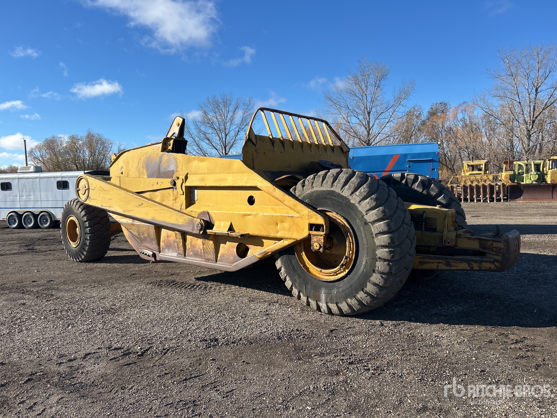 General Appearance with Bild, Ecke hinten links