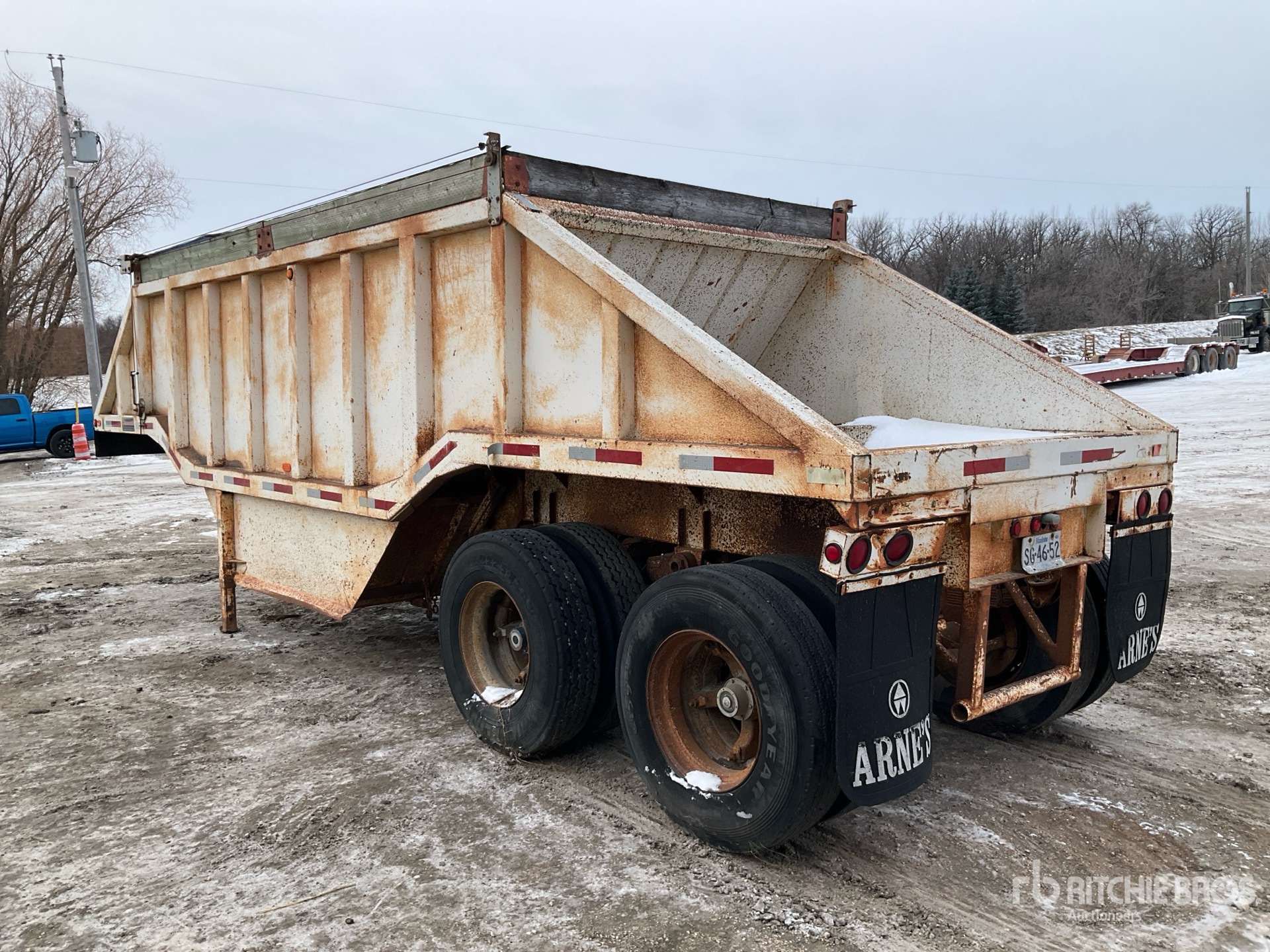 General Appearance with Picture, Left Rear Corner