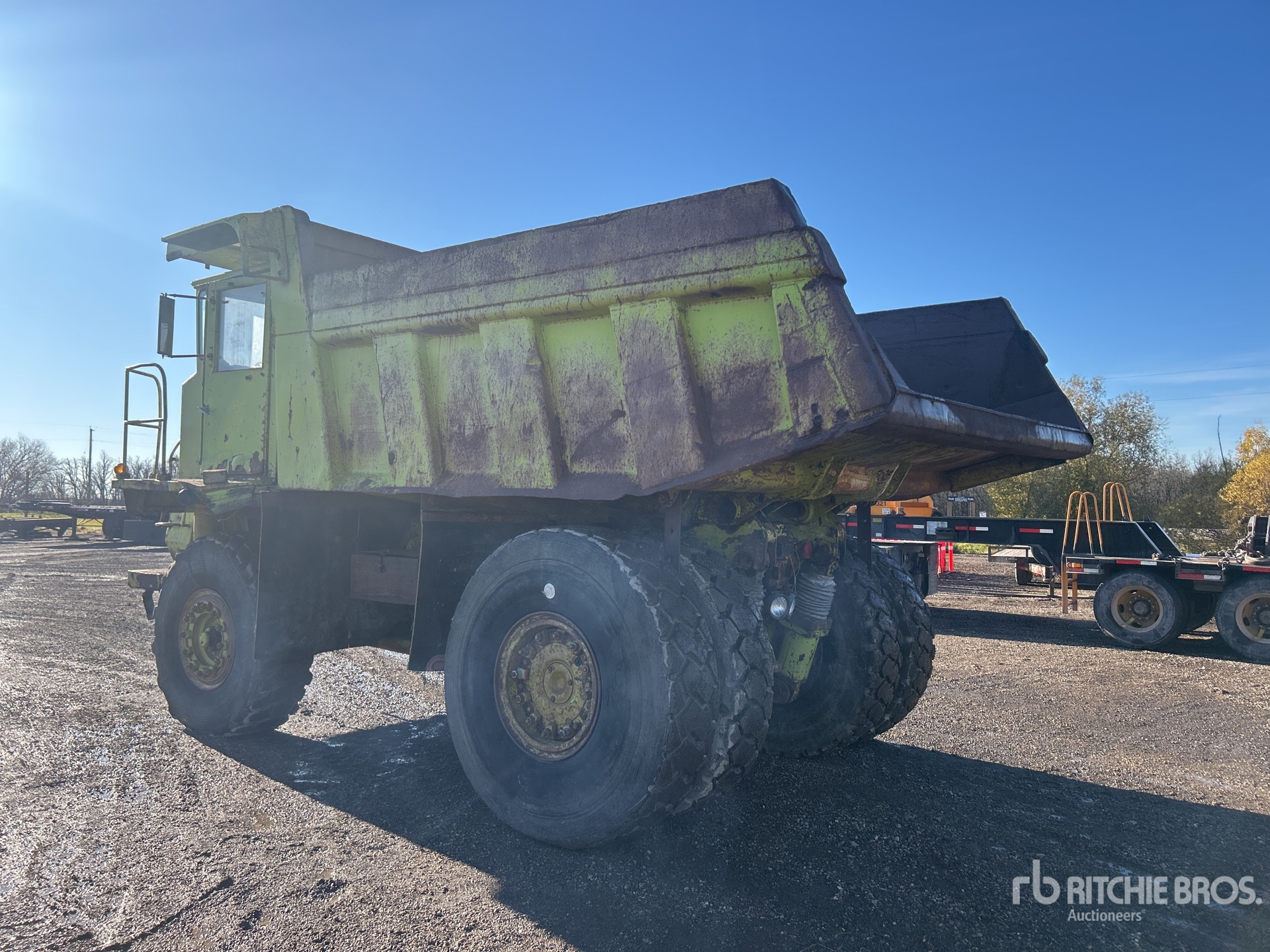 General Appearance with Bild, Ecke hinten links