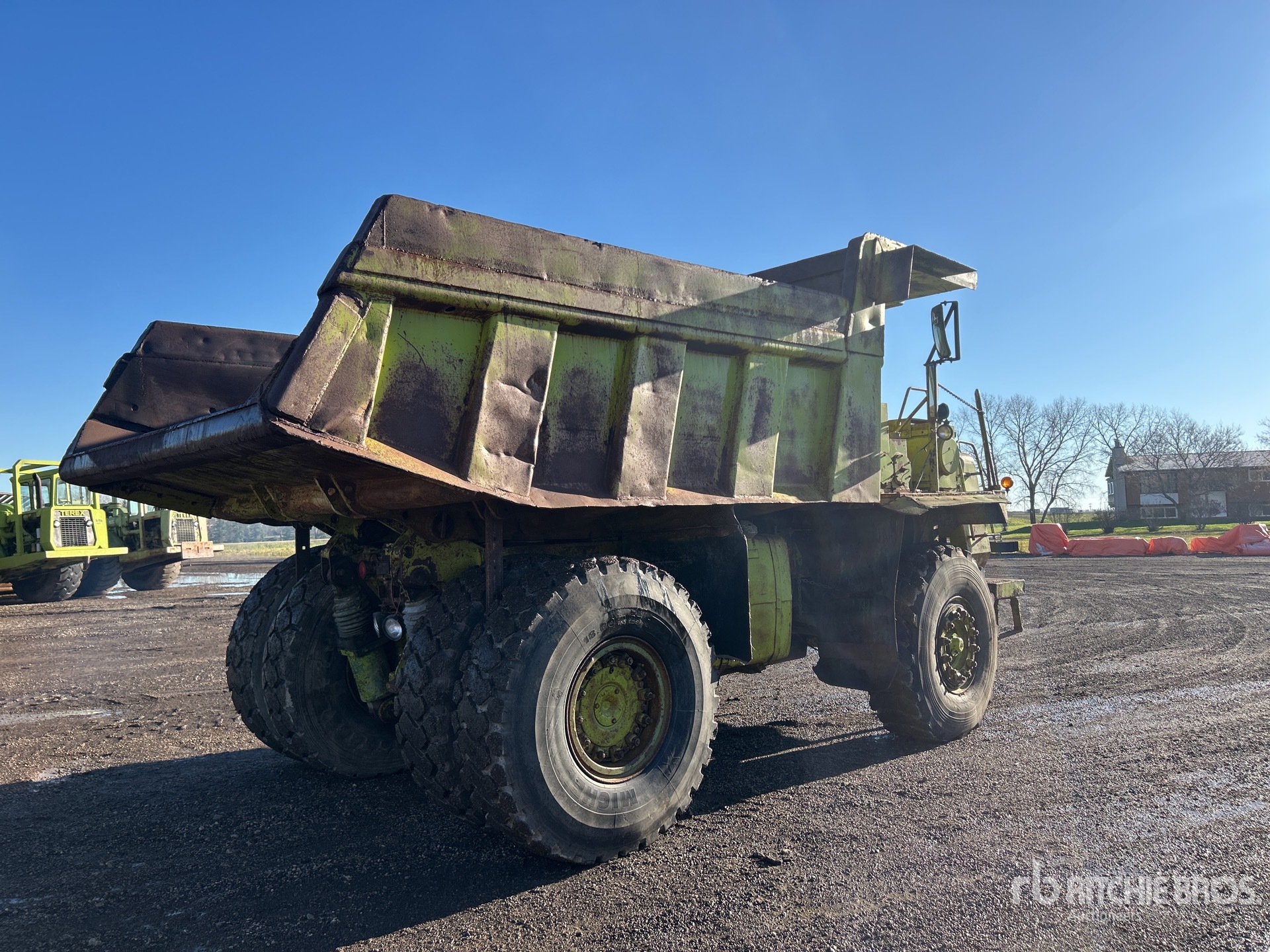 General Appearance with Bild, Ecke hinten rechts