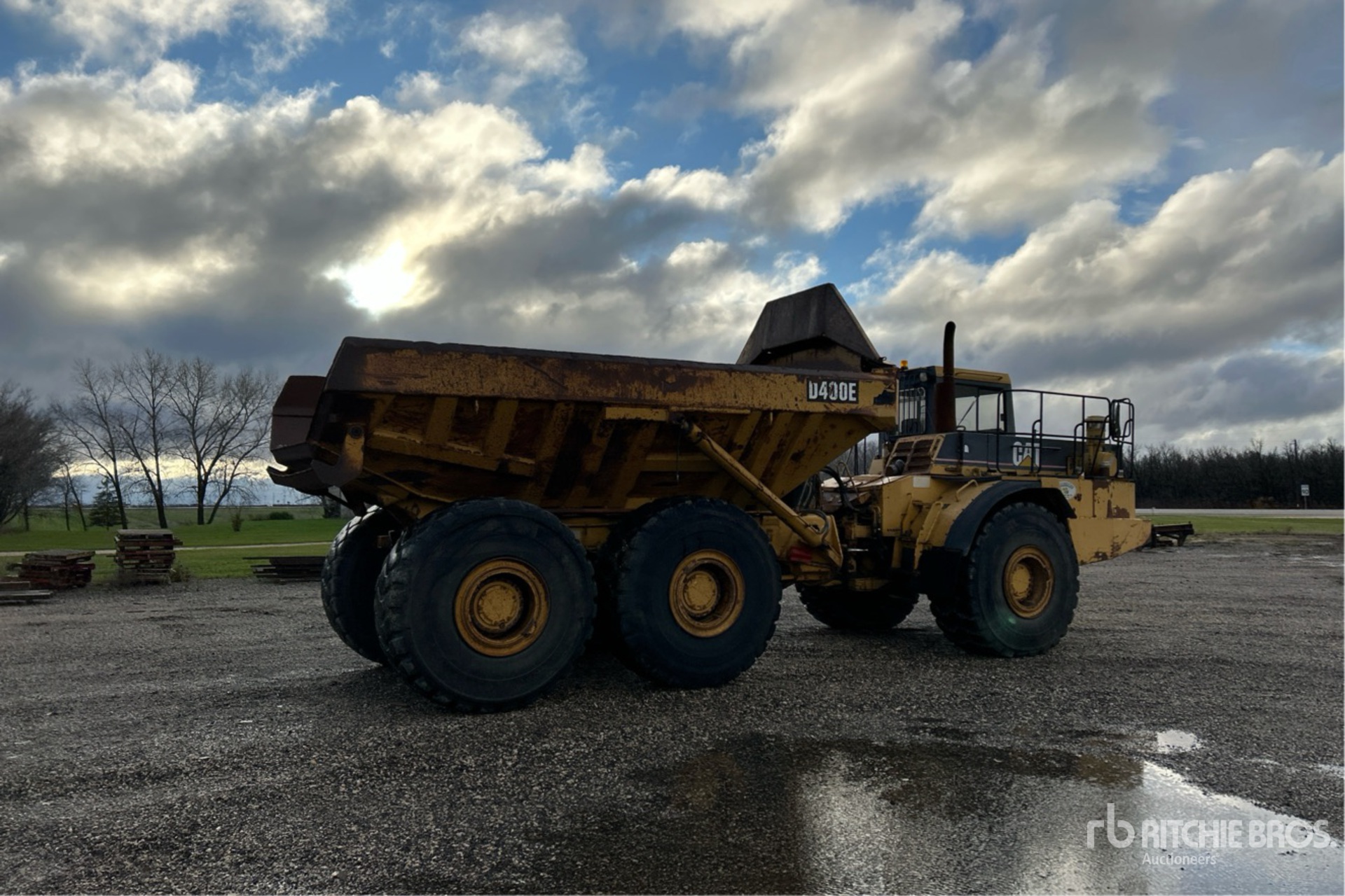 General Appearance with Imagen: esquina trasera derecha