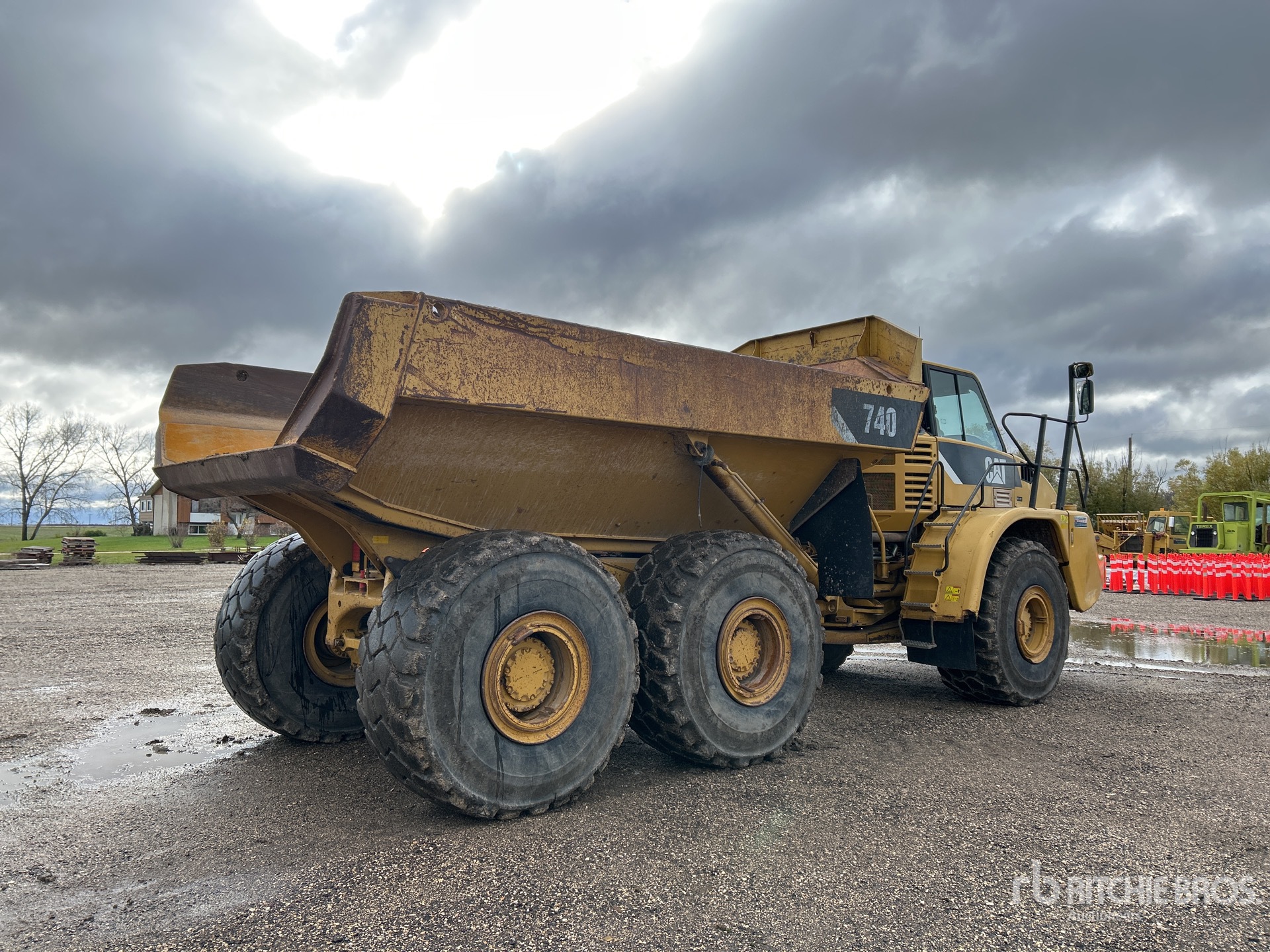 General Appearance with Picture, Right Rear Corner