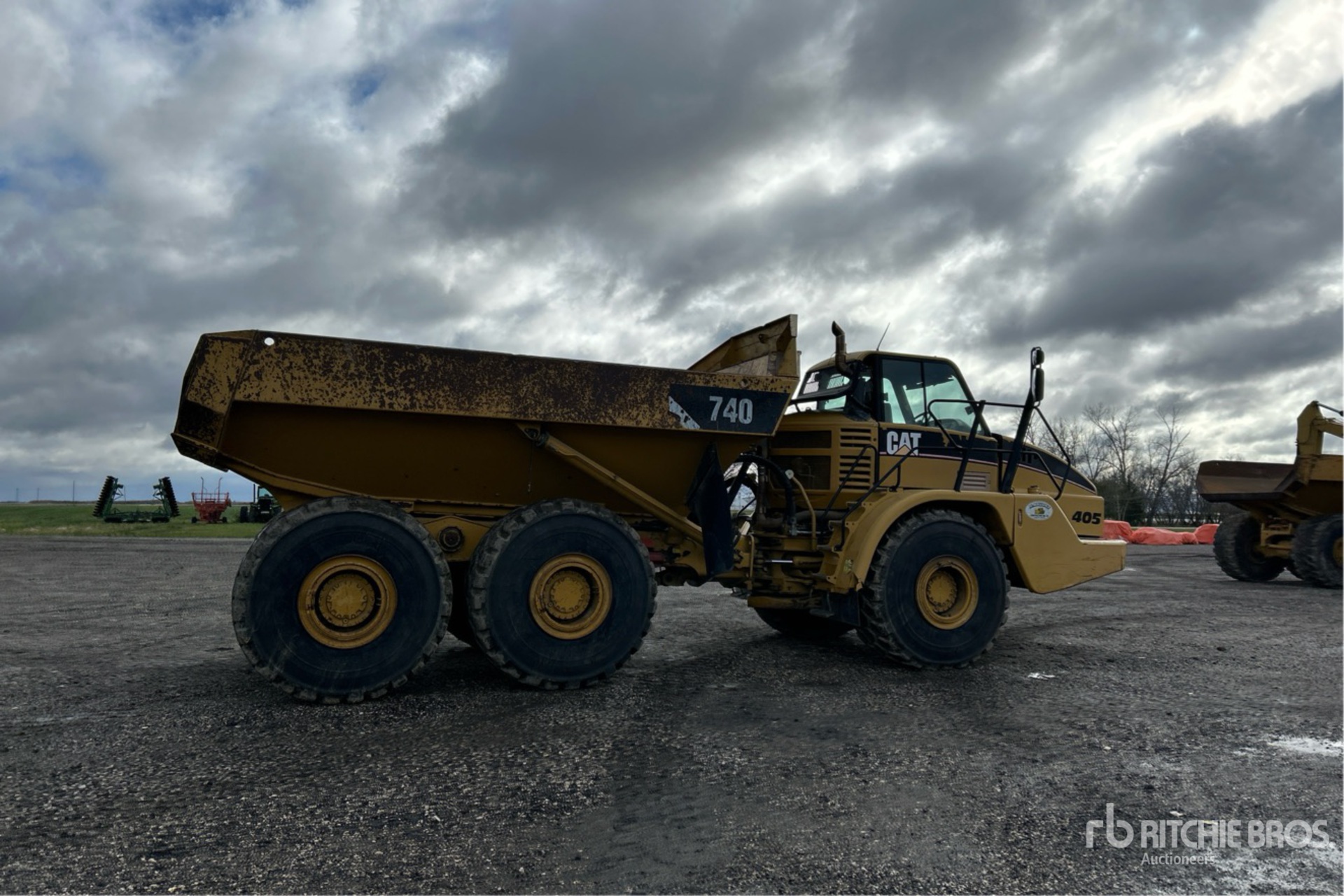 General Appearance with Picture, Right Rear Corner