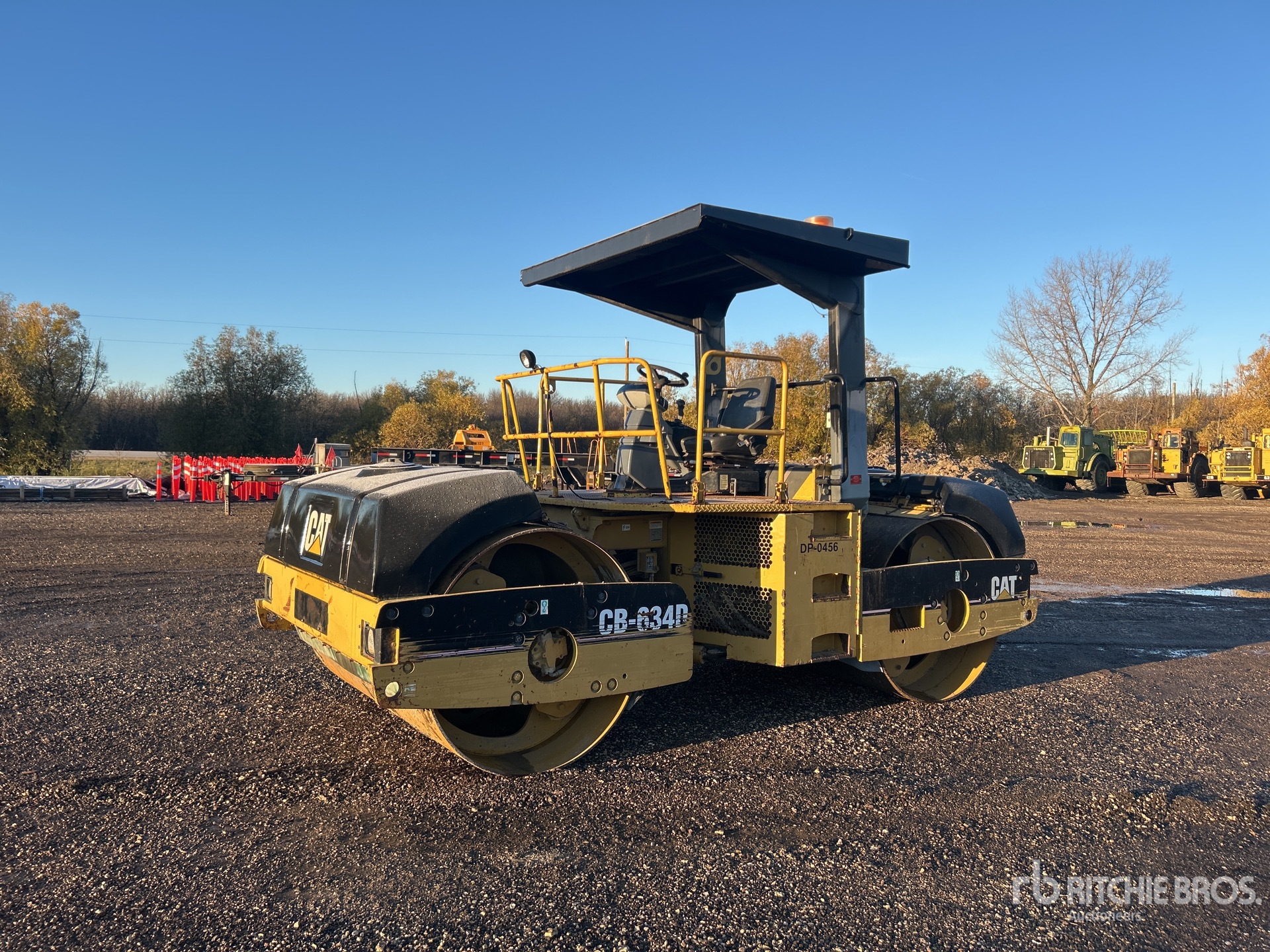 General Appearance with Bild, Ecke vorne links