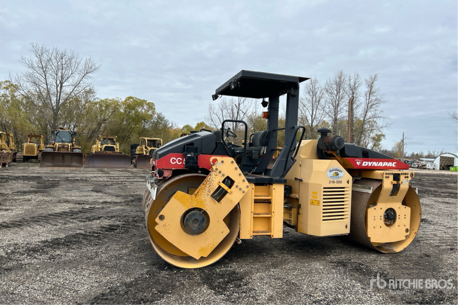 General Appearance with Bild, Ecke vorne links