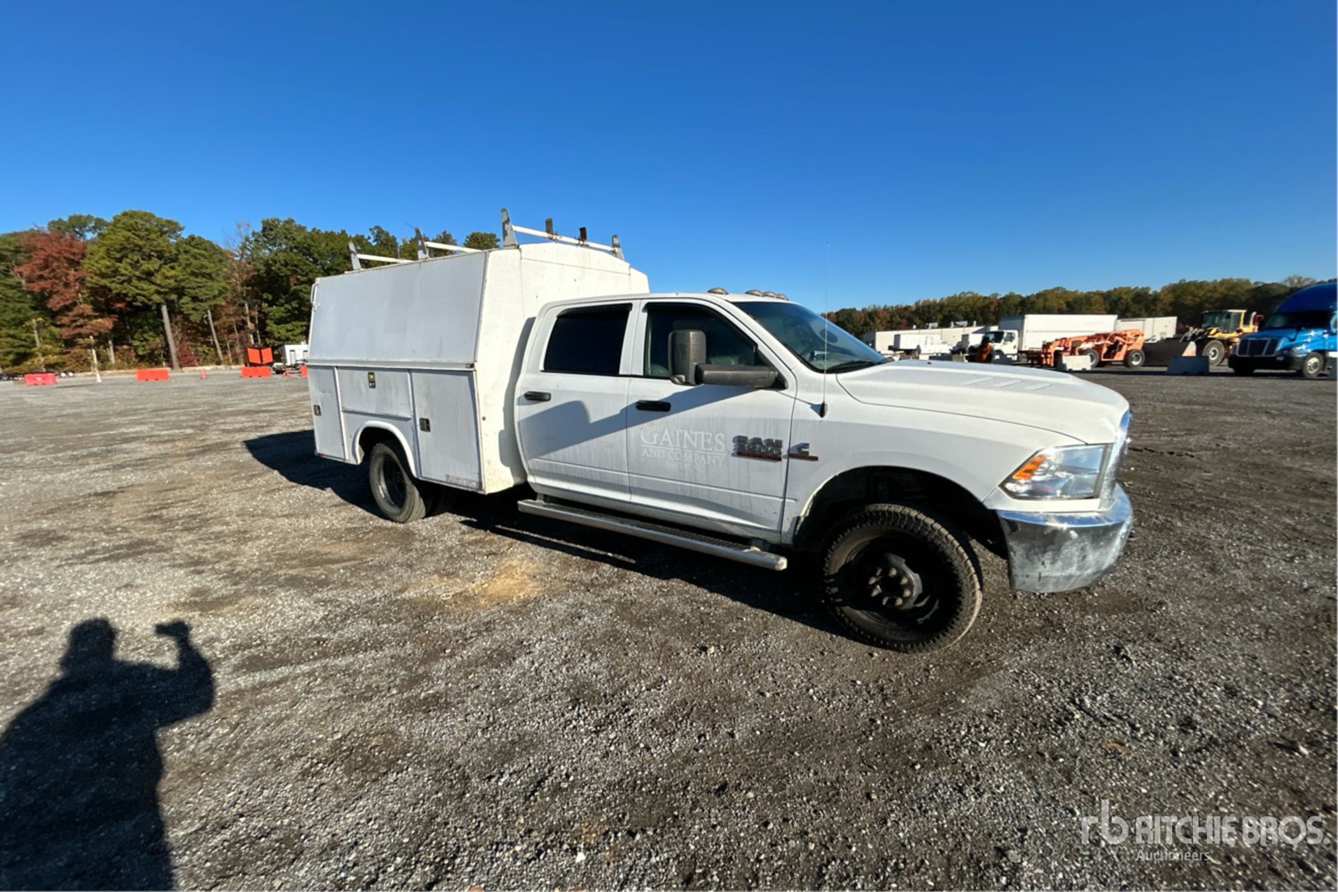 General Appearance with Picture, Right Front Corner