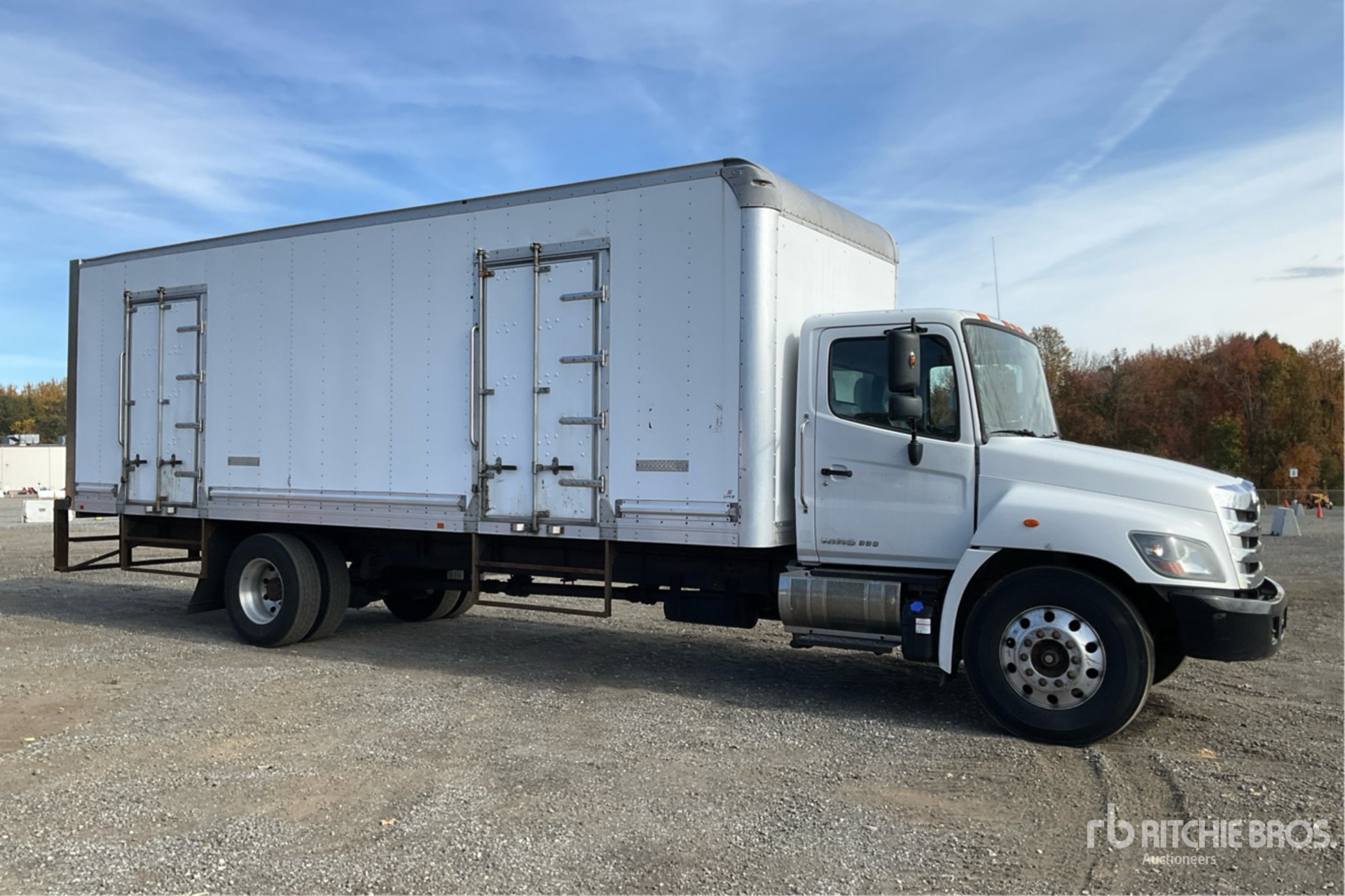 Aspect général with Image, coin avant droit