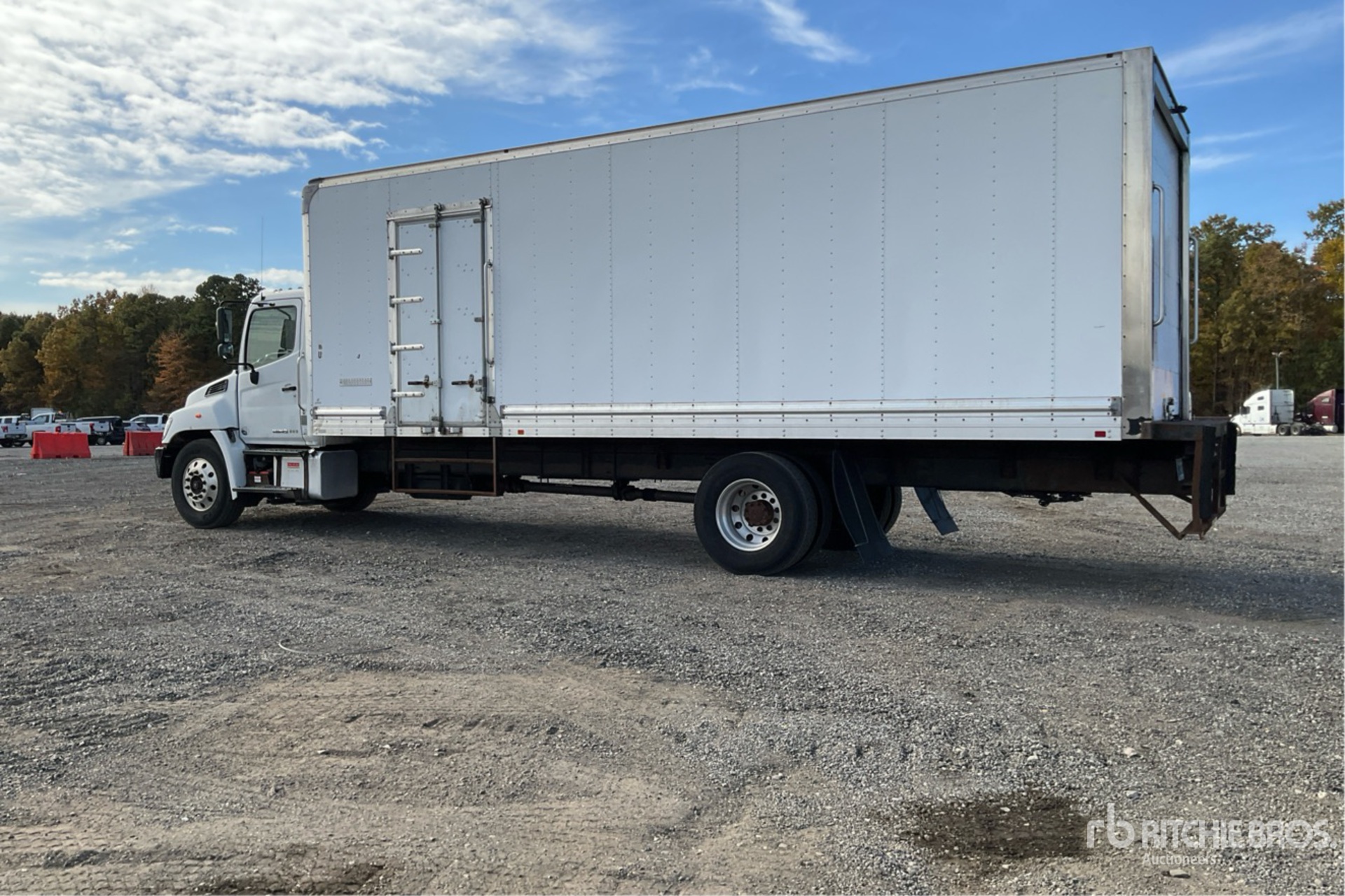 Aspect général with Image, coin arrière gauche