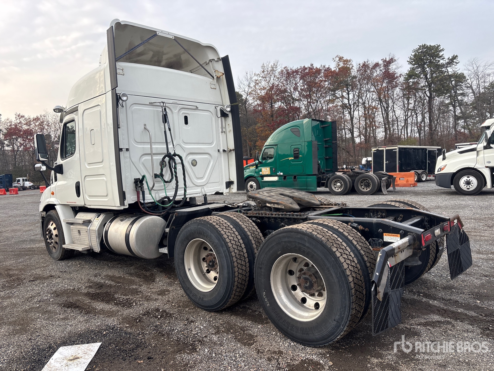 General Appearance with Imagen: esquina trasera izquierda