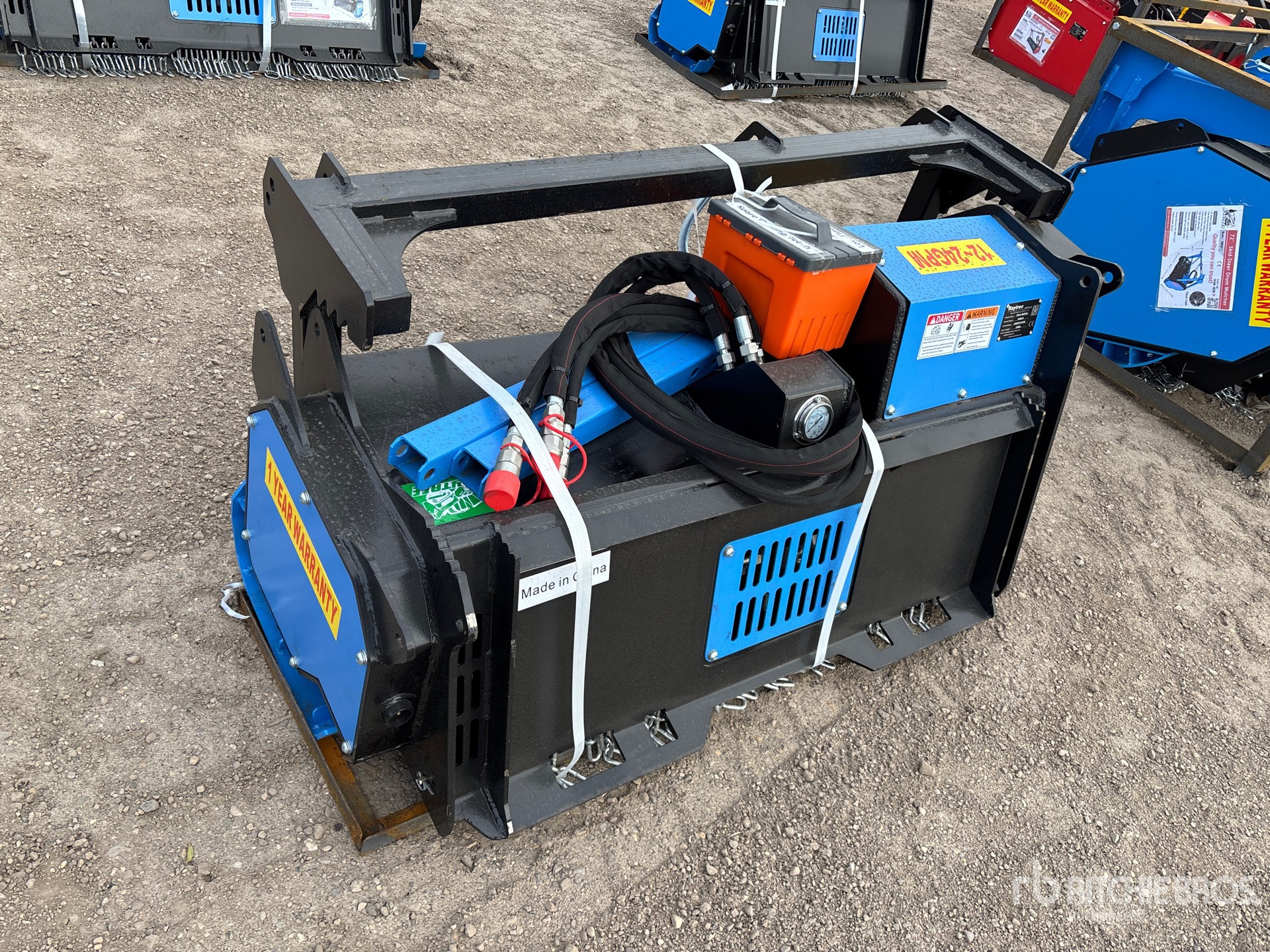 General Appearance with Foto, angolo posteriore sinistro