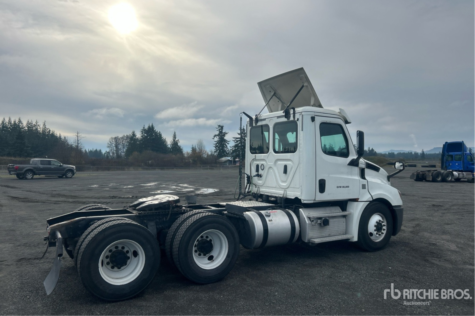 General Appearance with Picture, Right Rear Corner