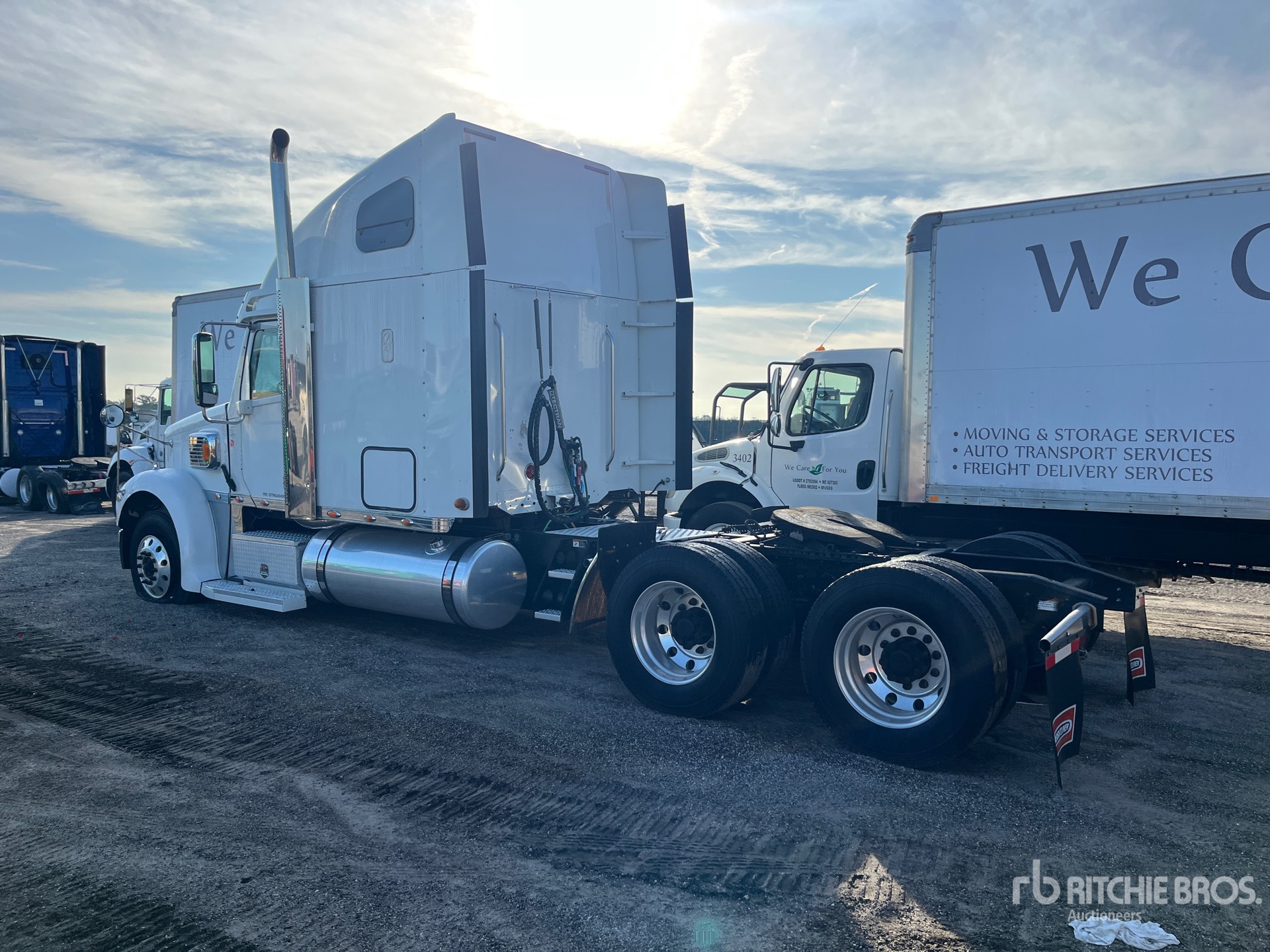 General Appearance with Foto, angolo posteriore sinistro